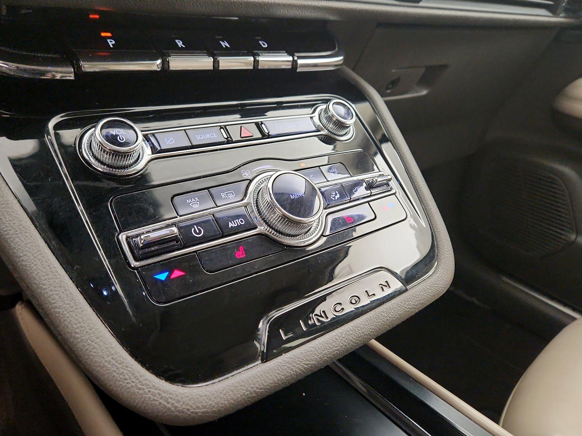 Thumbnail: 2021 Lincoln Corsair - 16