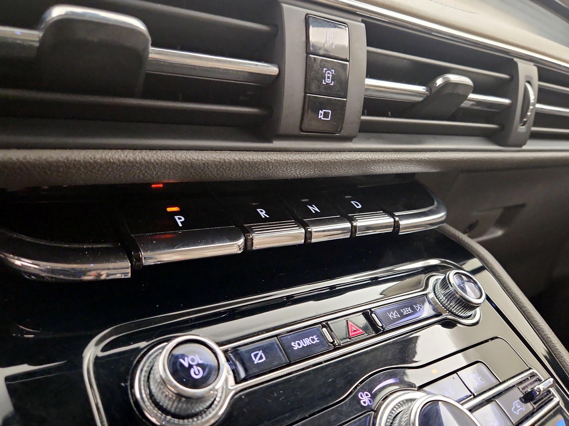 Thumbnail: 2021 Lincoln Corsair - 17