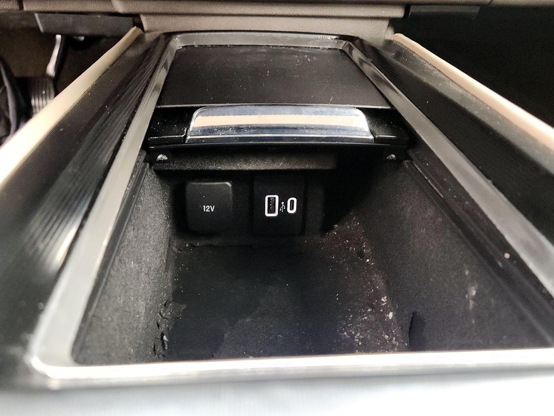 Thumbnail: 2021 Lincoln Corsair - 18