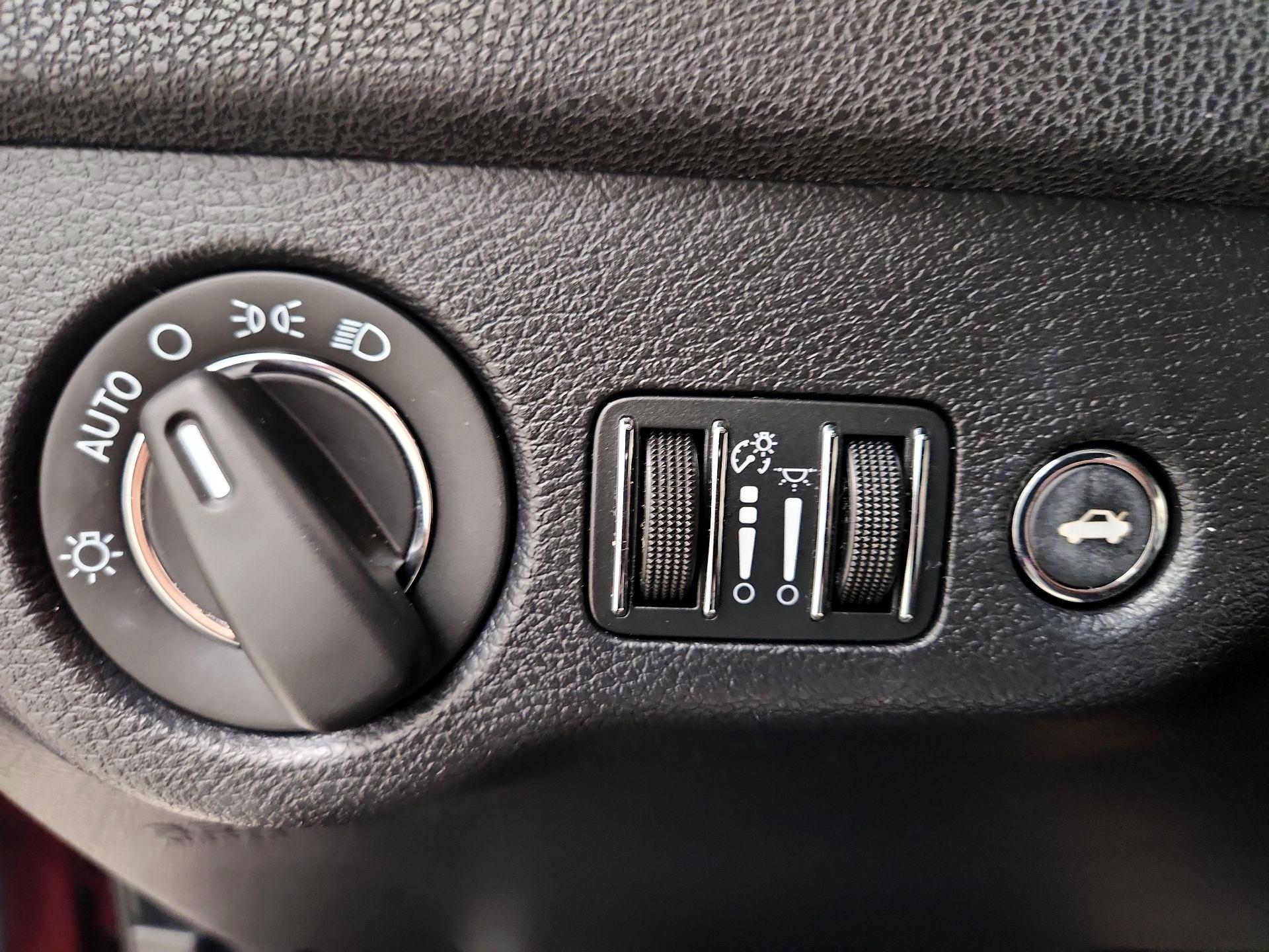 Thumbnail: 2016 Chrysler 300 - 13