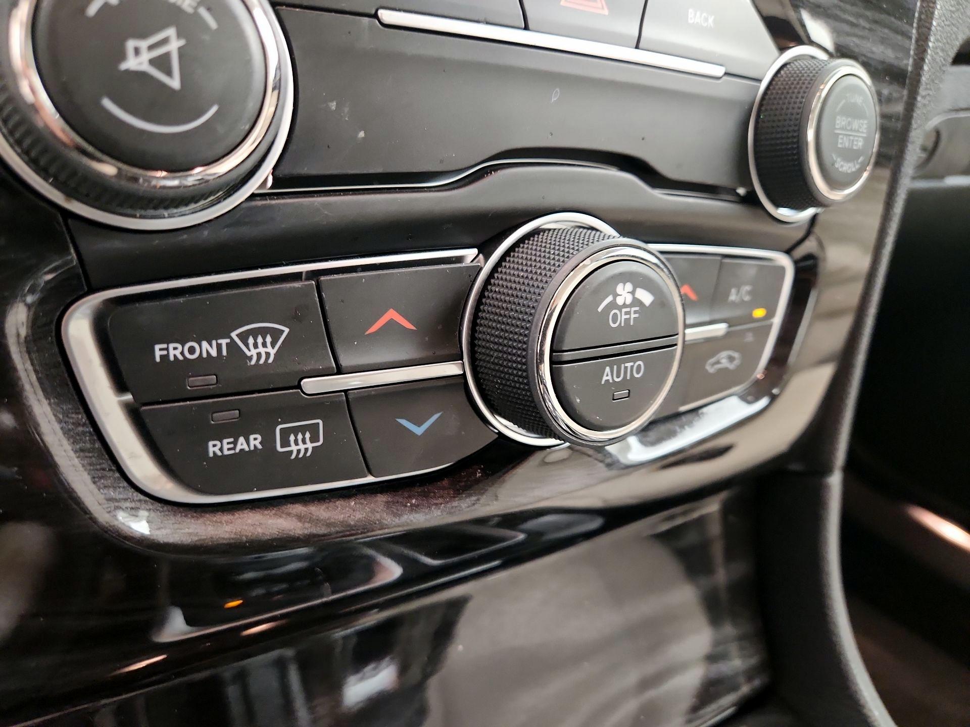 Thumbnail: 2016 Chrysler 300 - 16