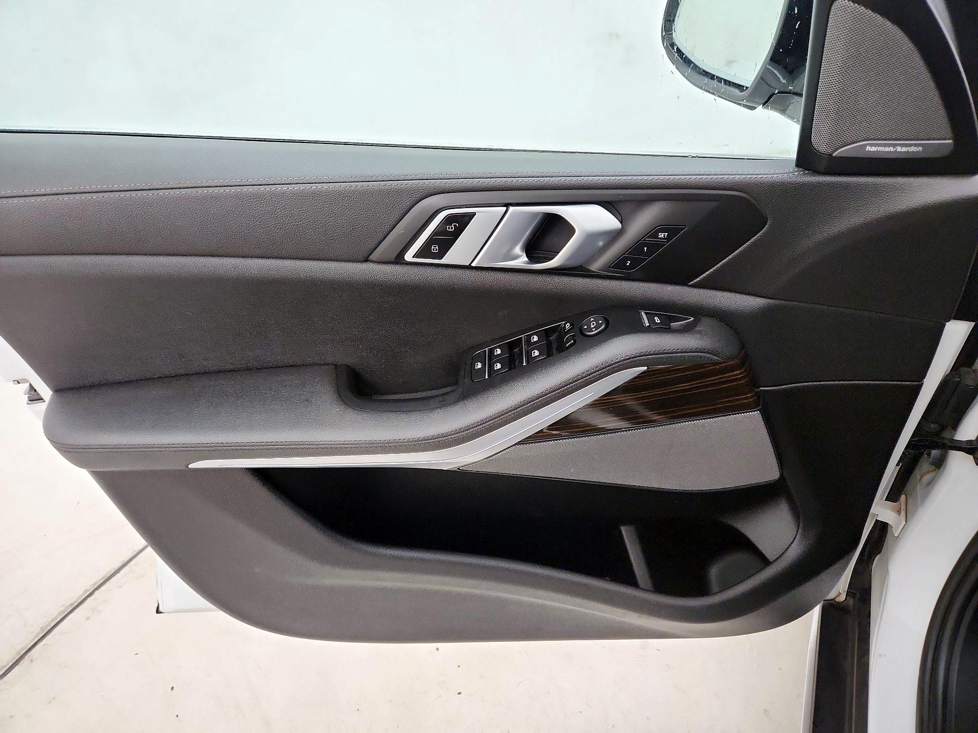 Thumbnail: 2021 BMW X5 - 12