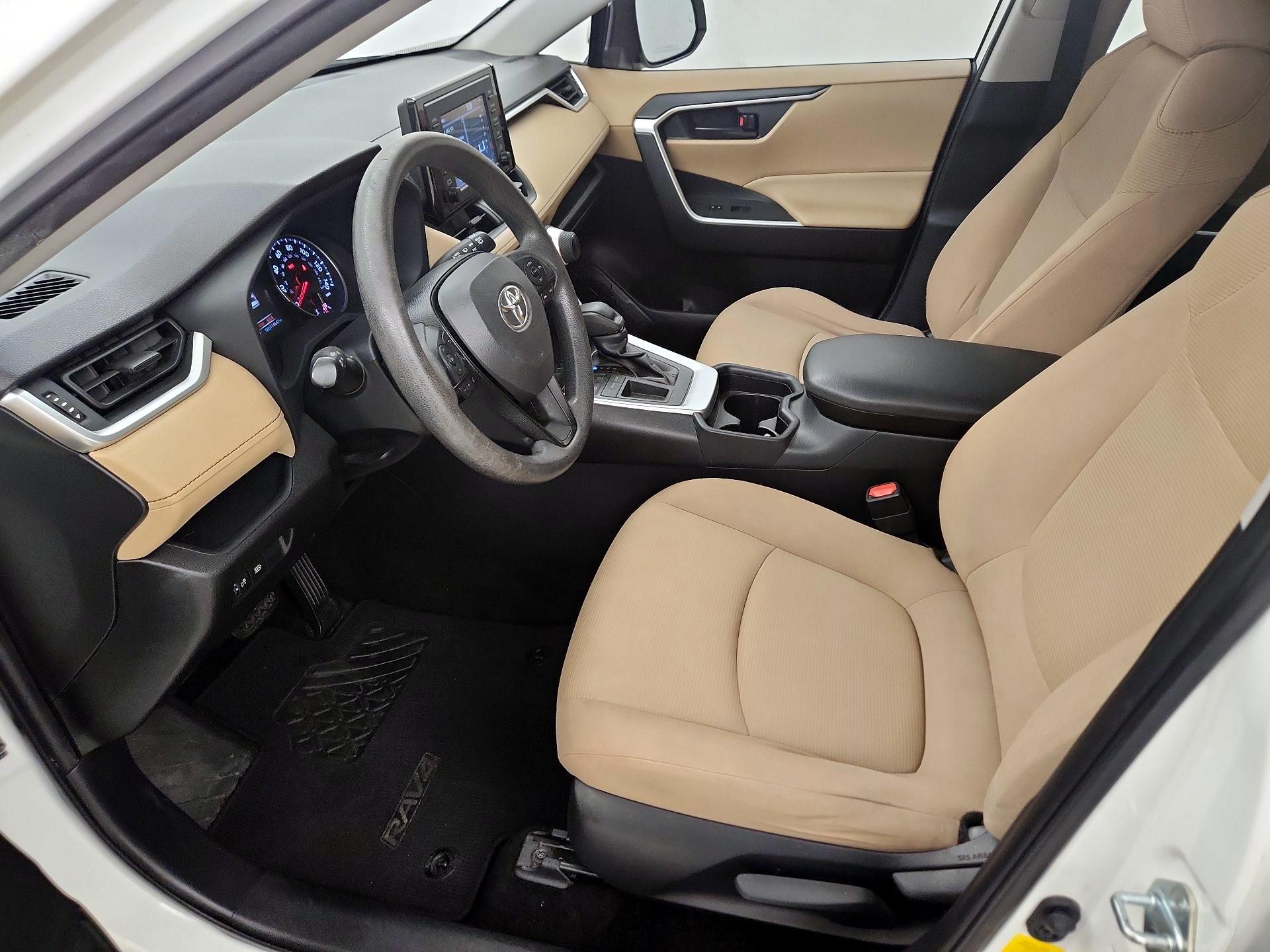 Thumbnail: 2019 Toyota RAV4 - 11