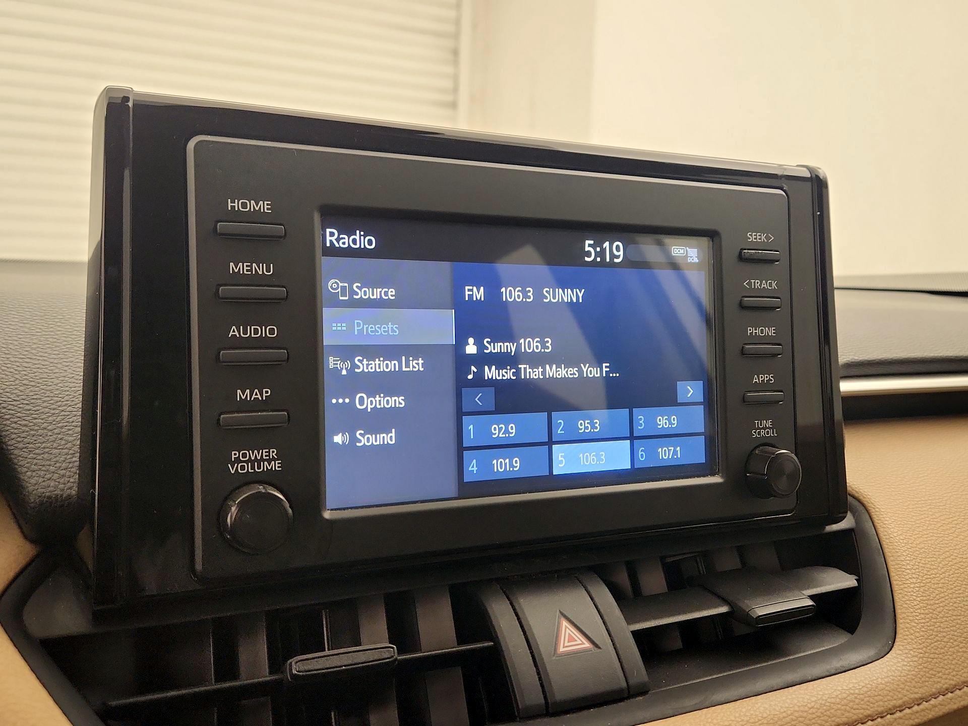 Thumbnail: 2019 Toyota RAV4 - 15