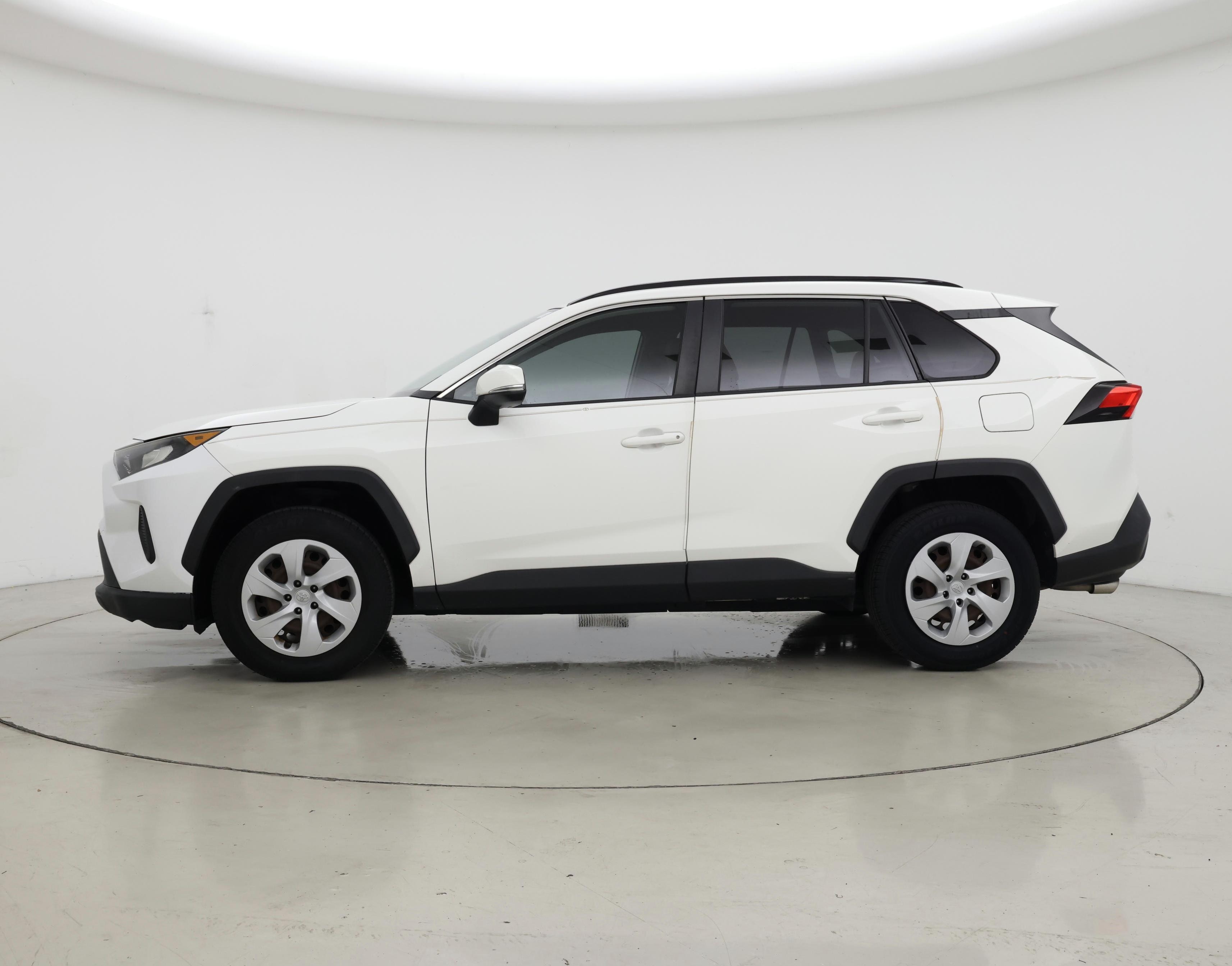 Thumbnail: 2019 Toyota RAV4 - 3