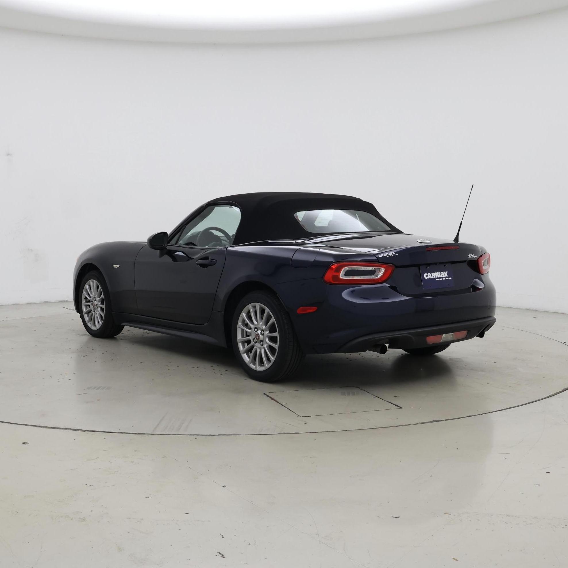 Thumbnail: 2019 Fiat 124 Spider - 2
