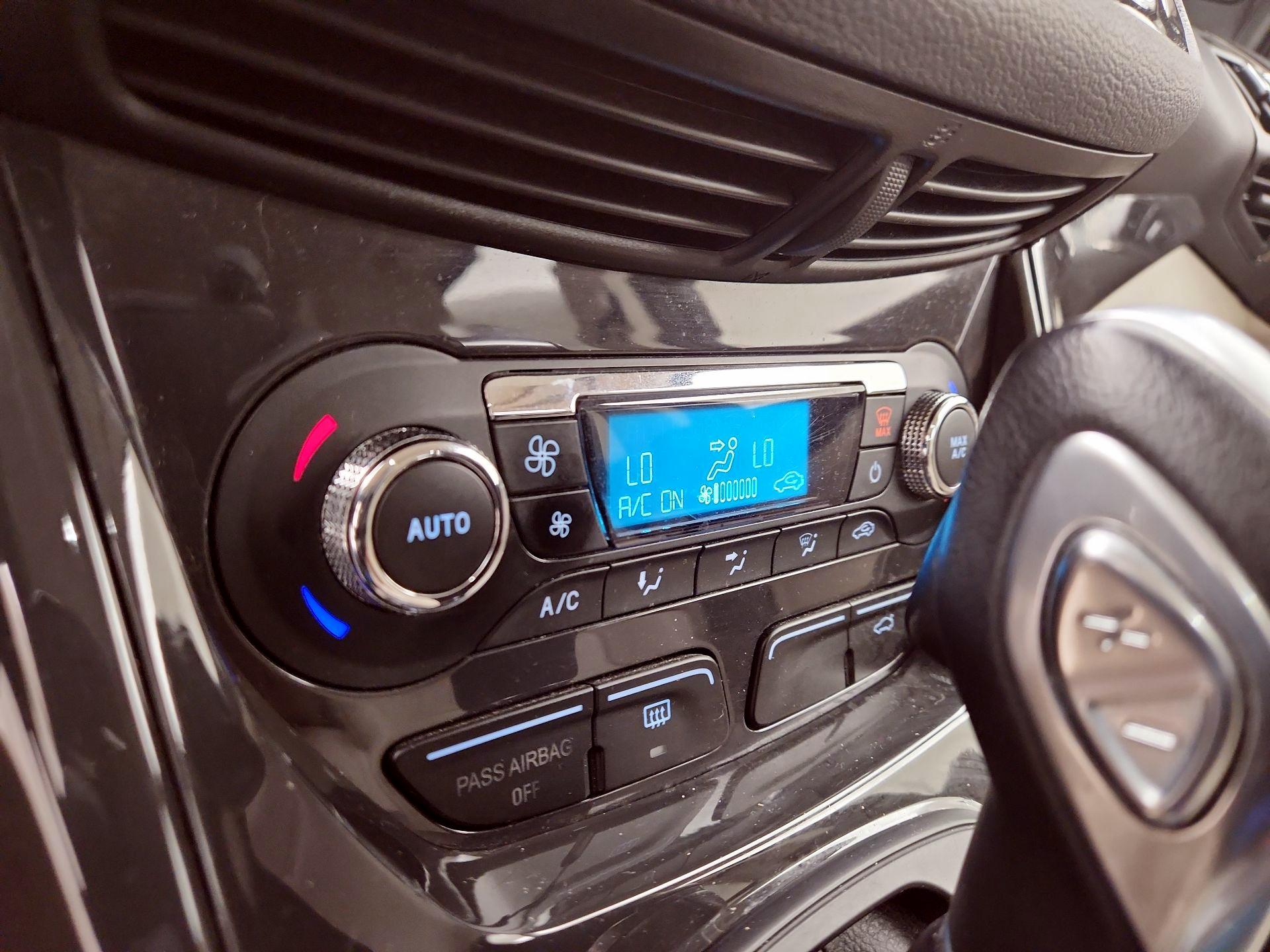 Thumbnail: 2014 Ford Escape - 17