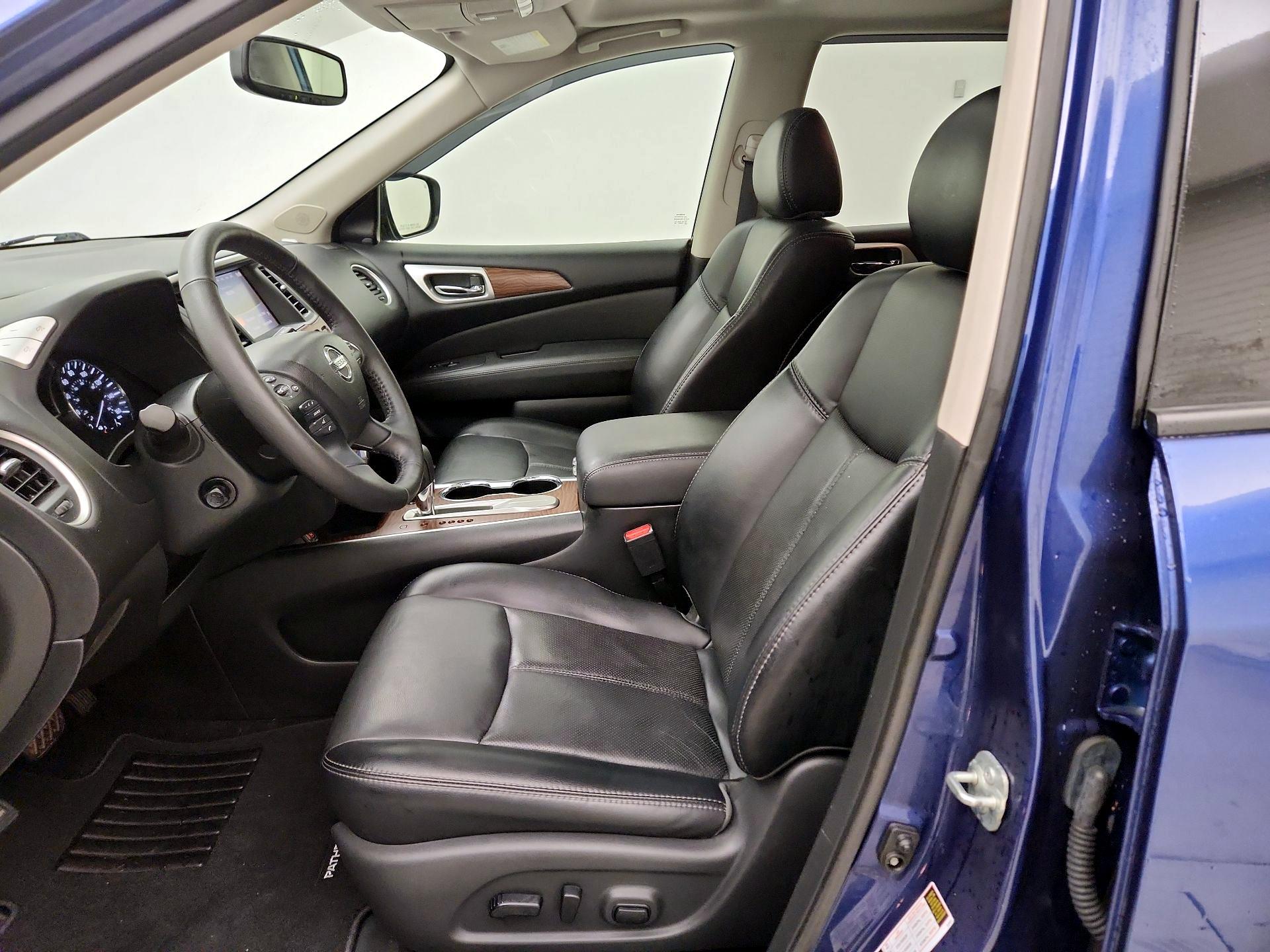 Thumbnail: 2019 Nissan Pathfinder - 11