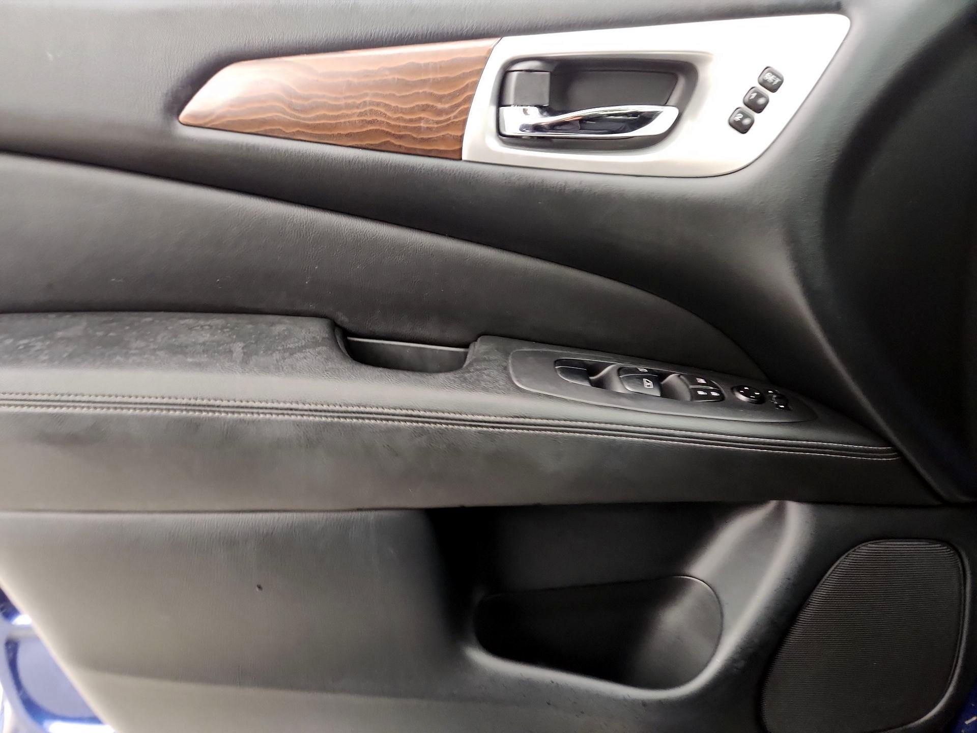 Thumbnail: 2019 Nissan Pathfinder - 12