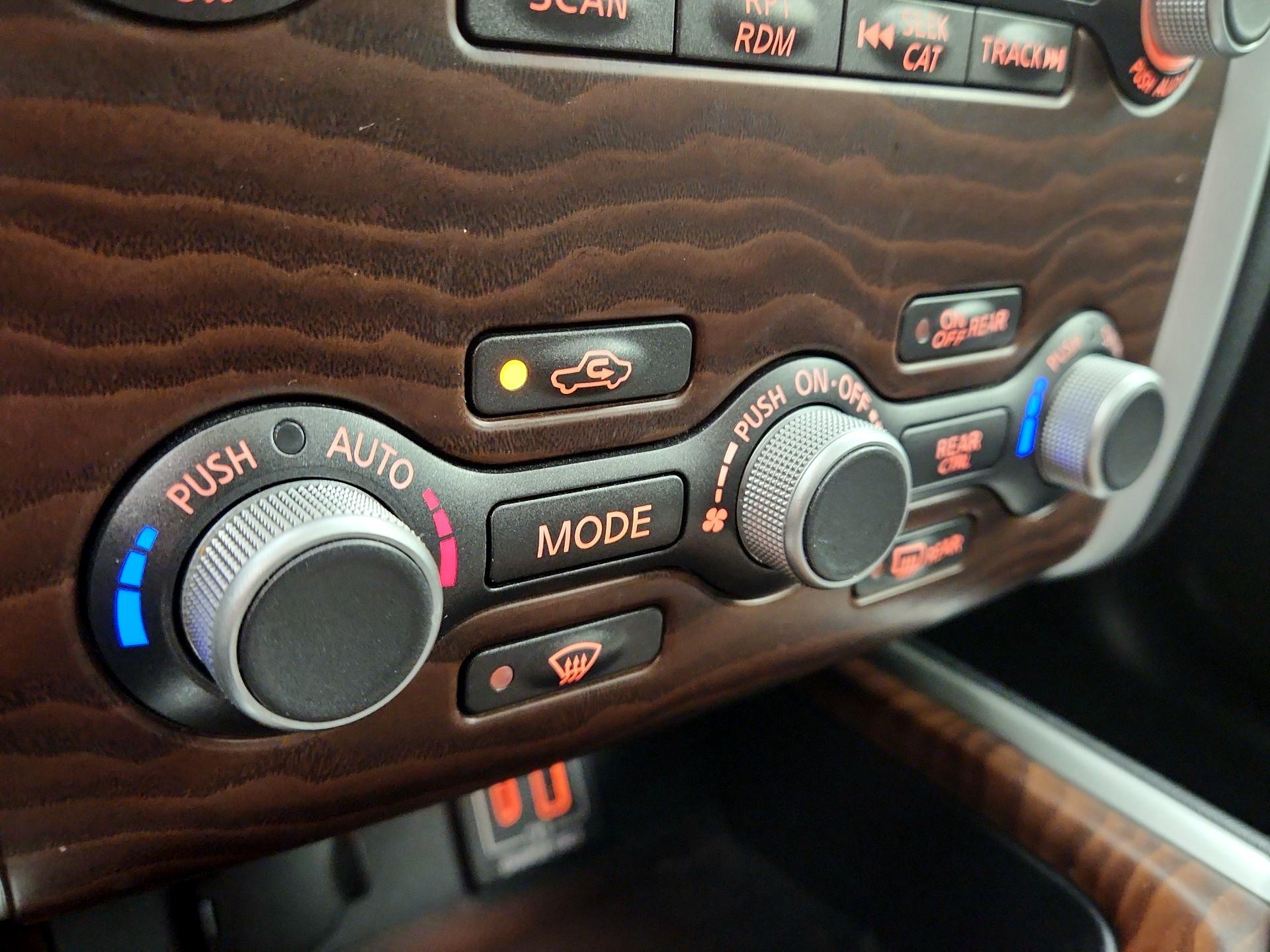 Thumbnail: 2019 Nissan Pathfinder - 17