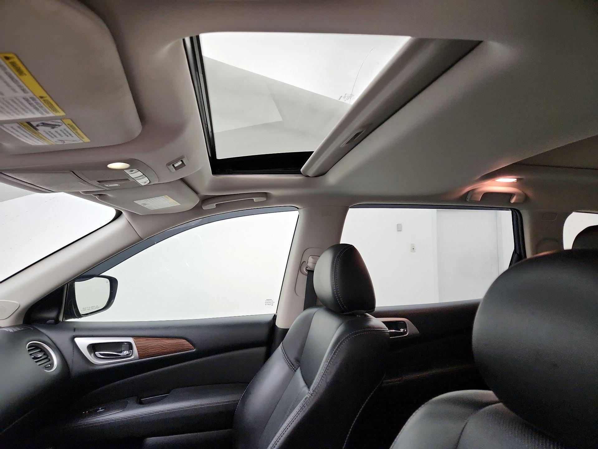 Thumbnail: 2019 Nissan Pathfinder - 20