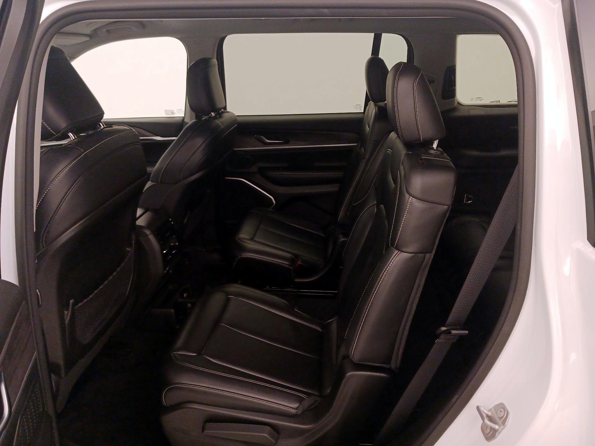 Thumbnail: 2021 Jeep Grand Cherokee L - 20