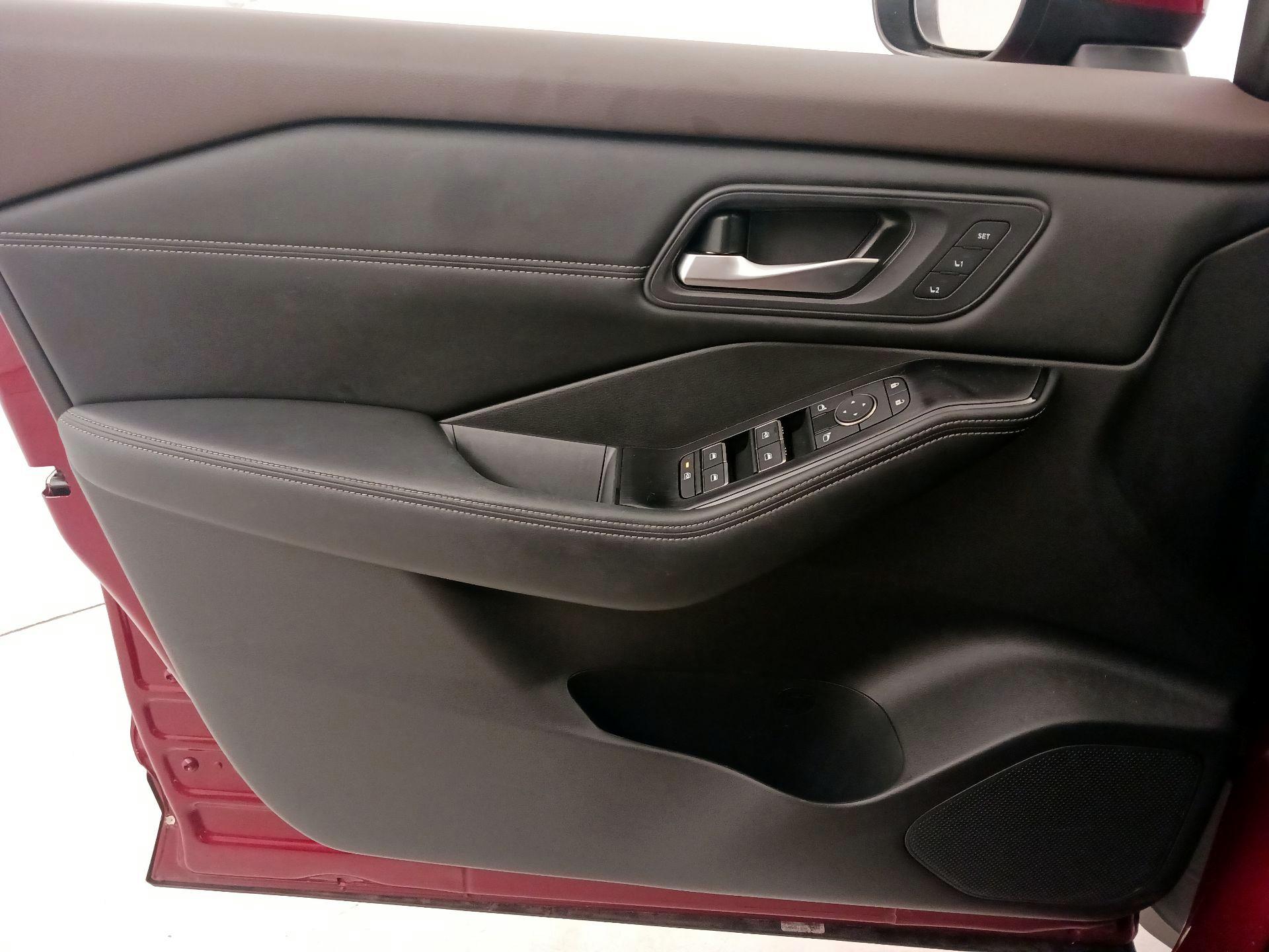 Thumbnail: 2023 Nissan Rogue - 12