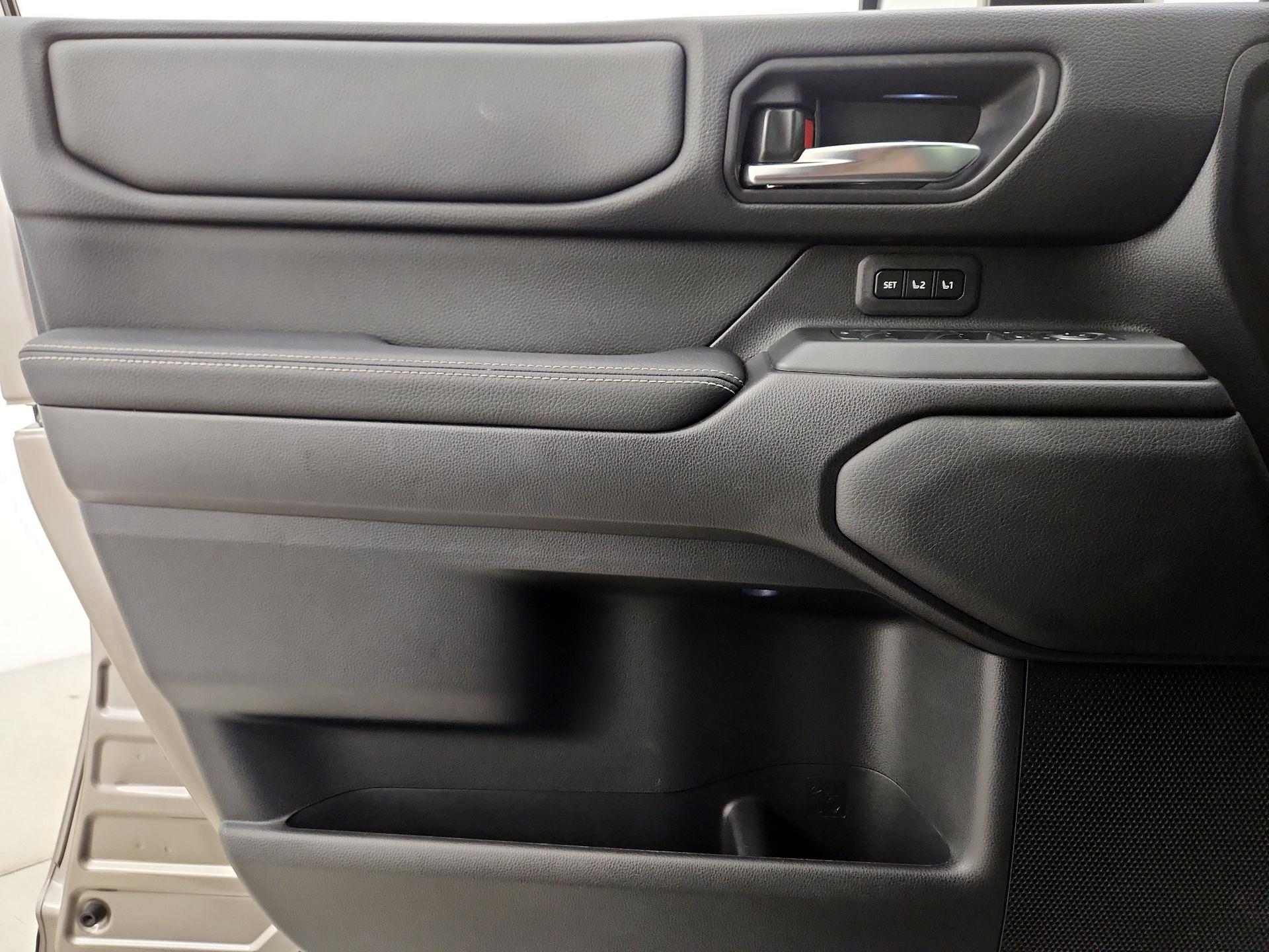 Thumbnail: 2025 Toyota Land Cruiser - 12