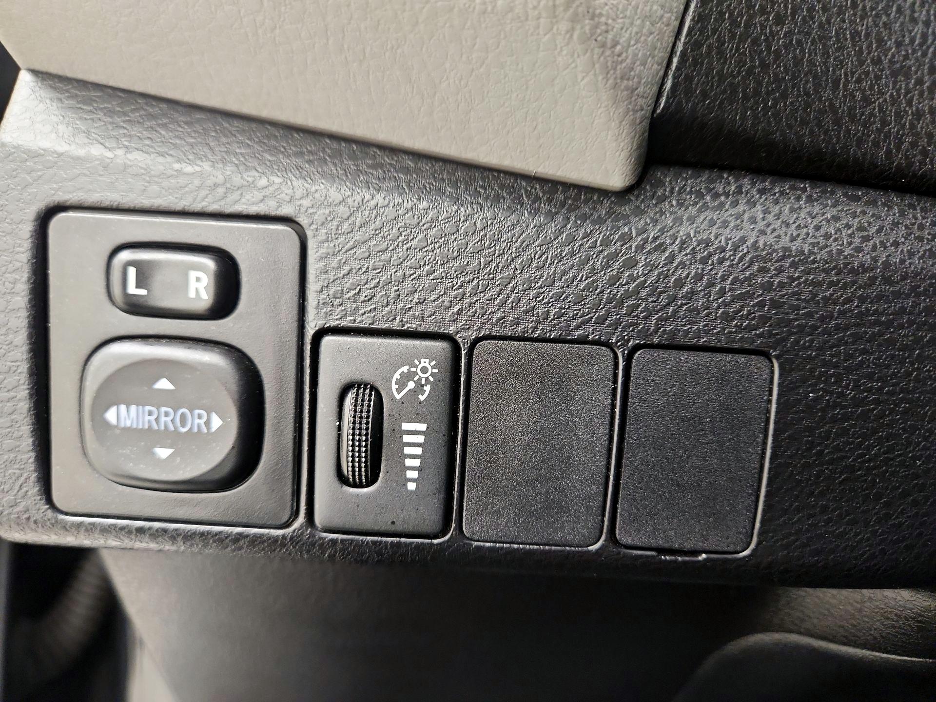 Thumbnail: 2014 Toyota Corolla - 13