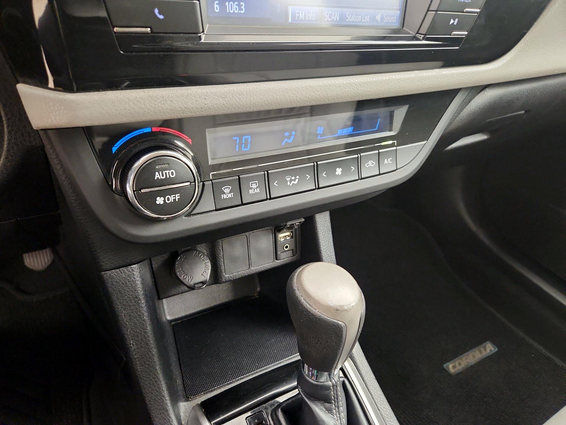 Thumbnail: 2014 Toyota Corolla - 16