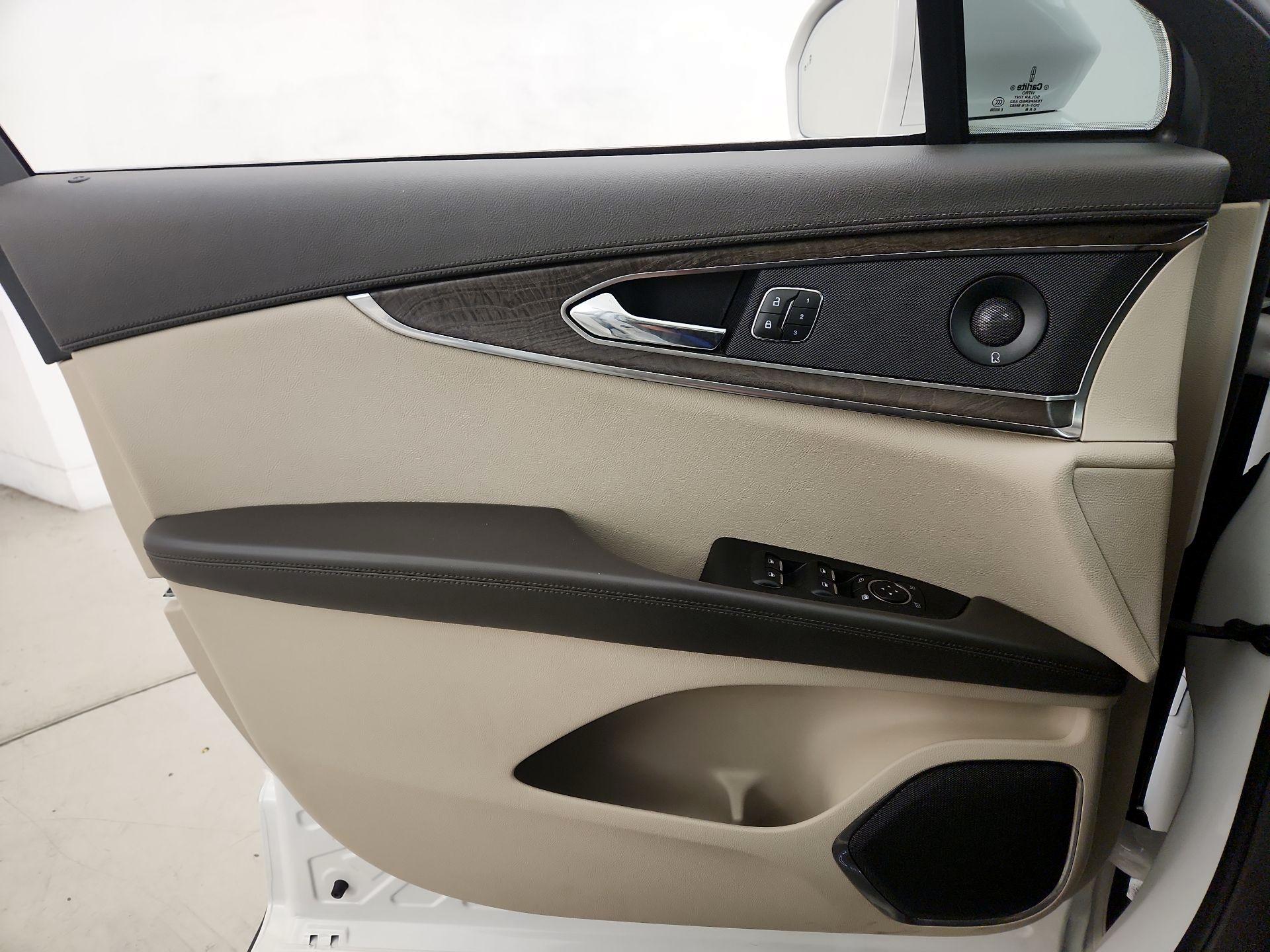 Thumbnail: 2020 Lincoln Nautilus - 12