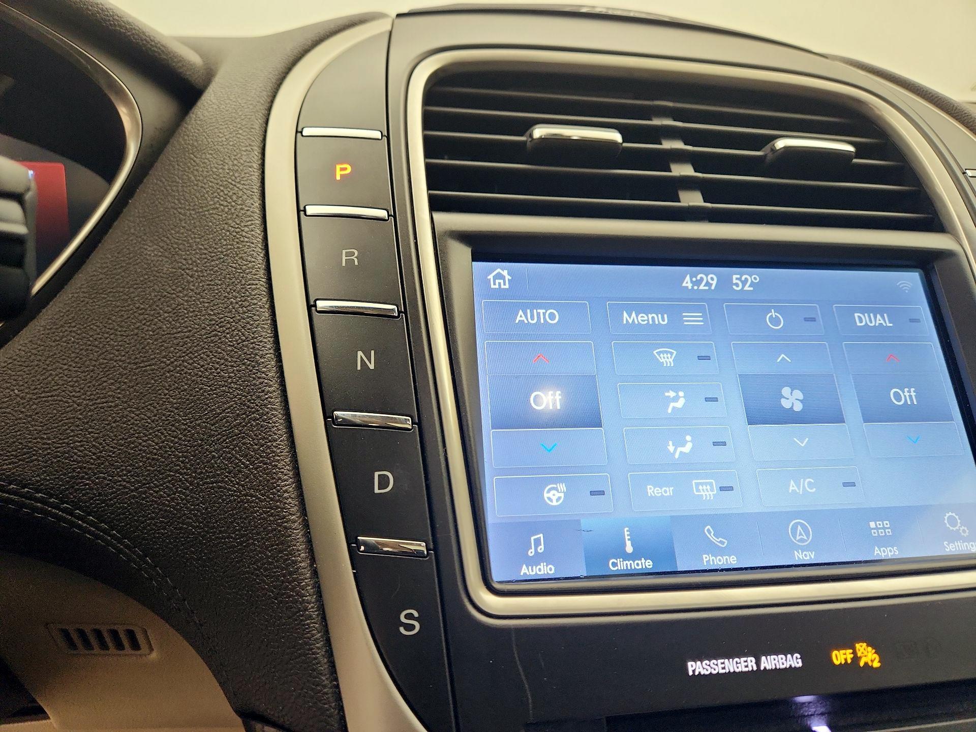 Thumbnail: 2020 Lincoln Nautilus - 18