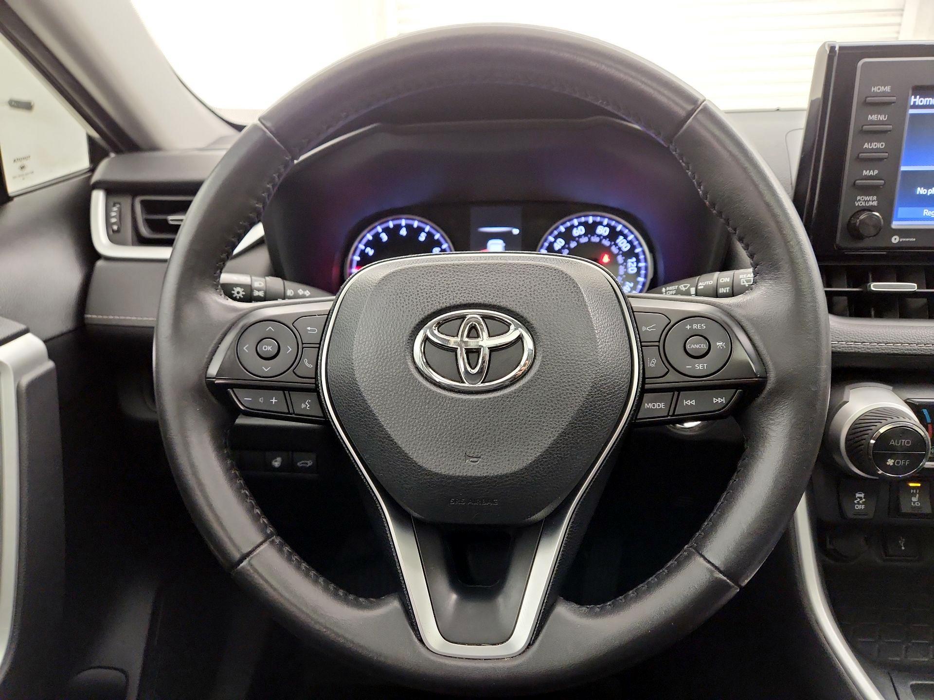 Thumbnail: 2020 Toyota RAV4 - 10