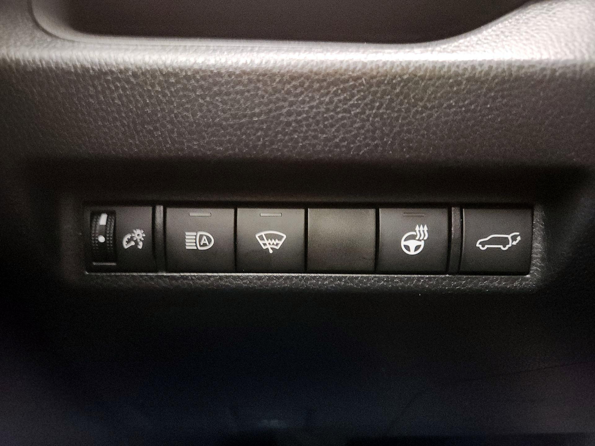 Thumbnail: 2020 Toyota RAV4 - 13