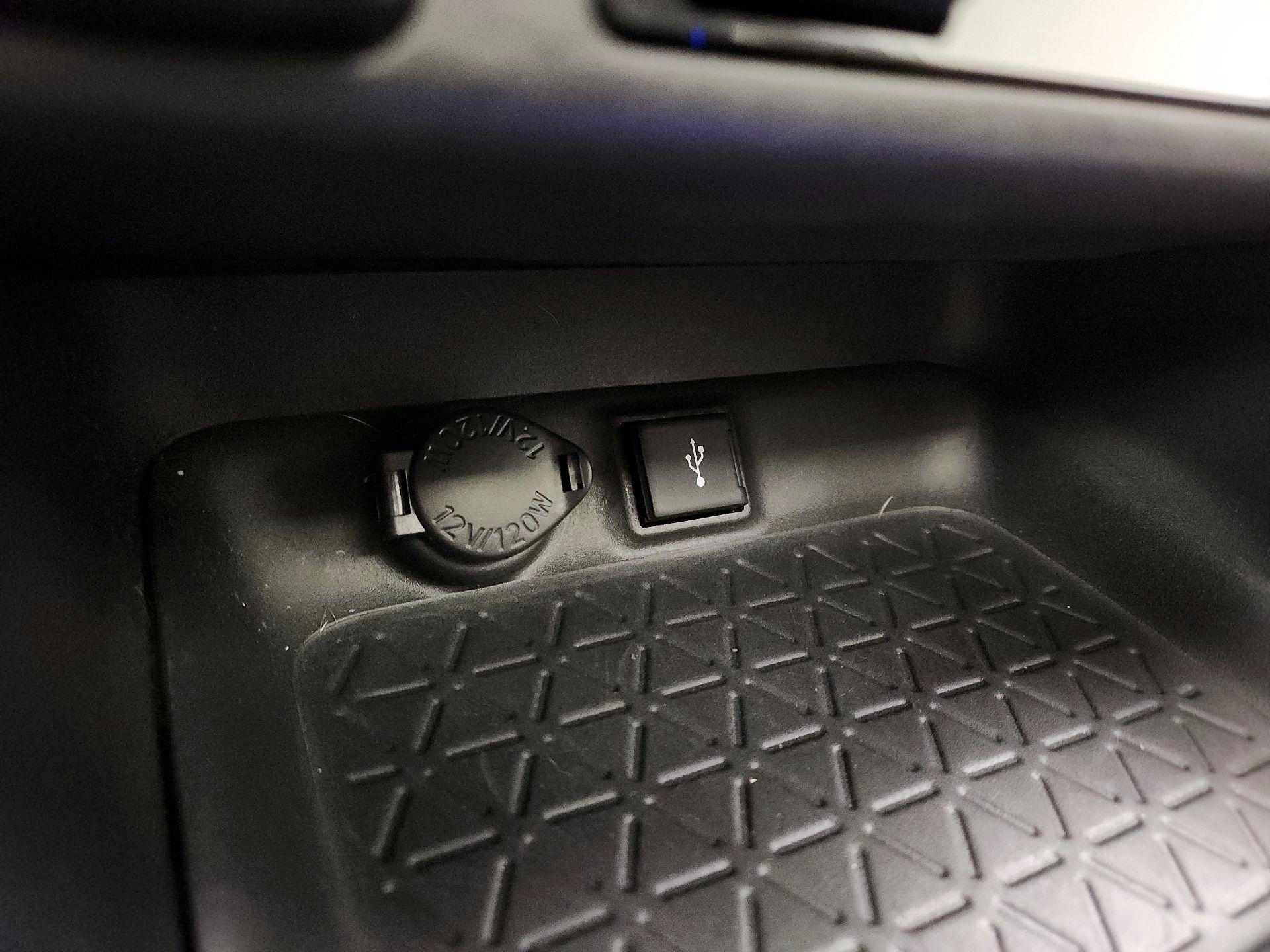 Thumbnail: 2020 Toyota RAV4 - 19