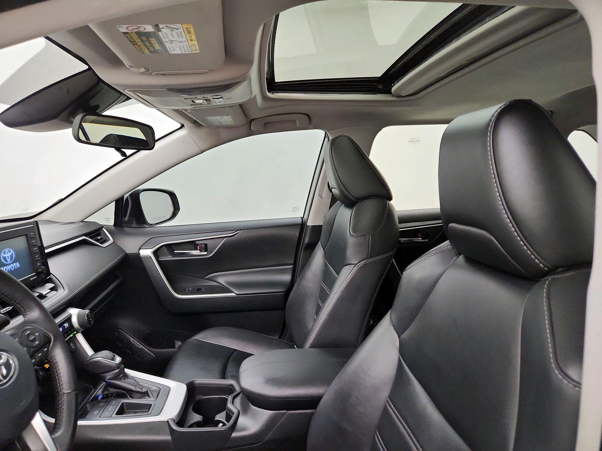 Thumbnail: 2020 Toyota RAV4 - 20