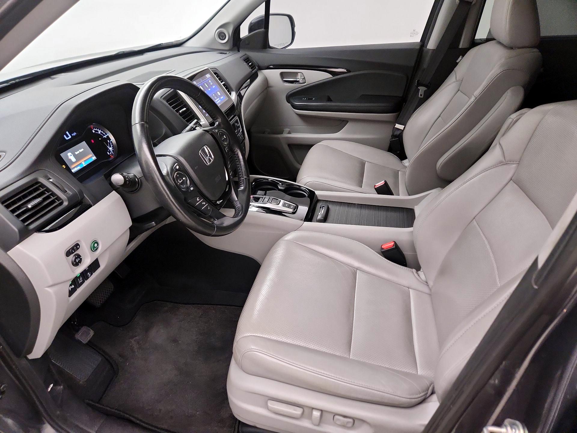 Thumbnail: 2017 Honda Pilot - 11