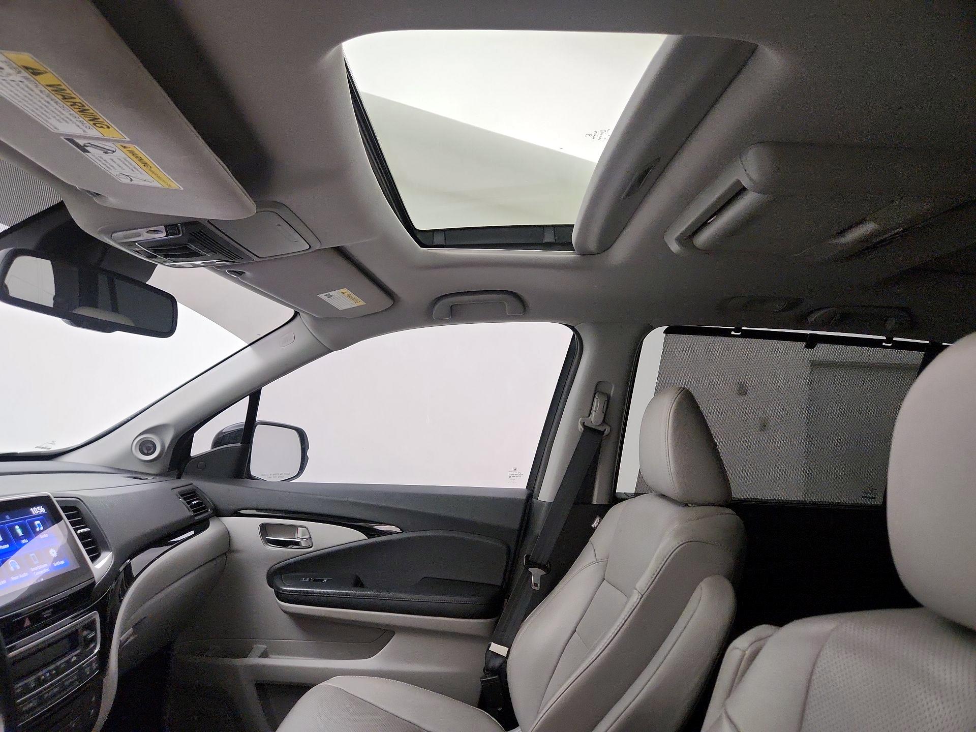 Thumbnail: 2017 Honda Pilot - 19