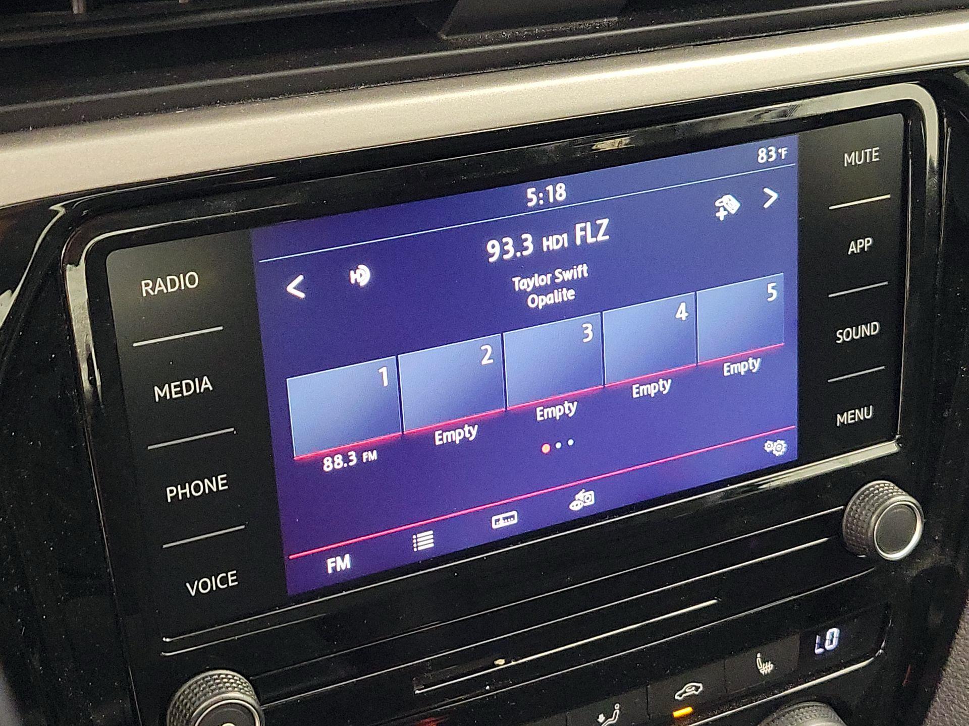 Thumbnail: 2020 Volkswagen Passat - 15