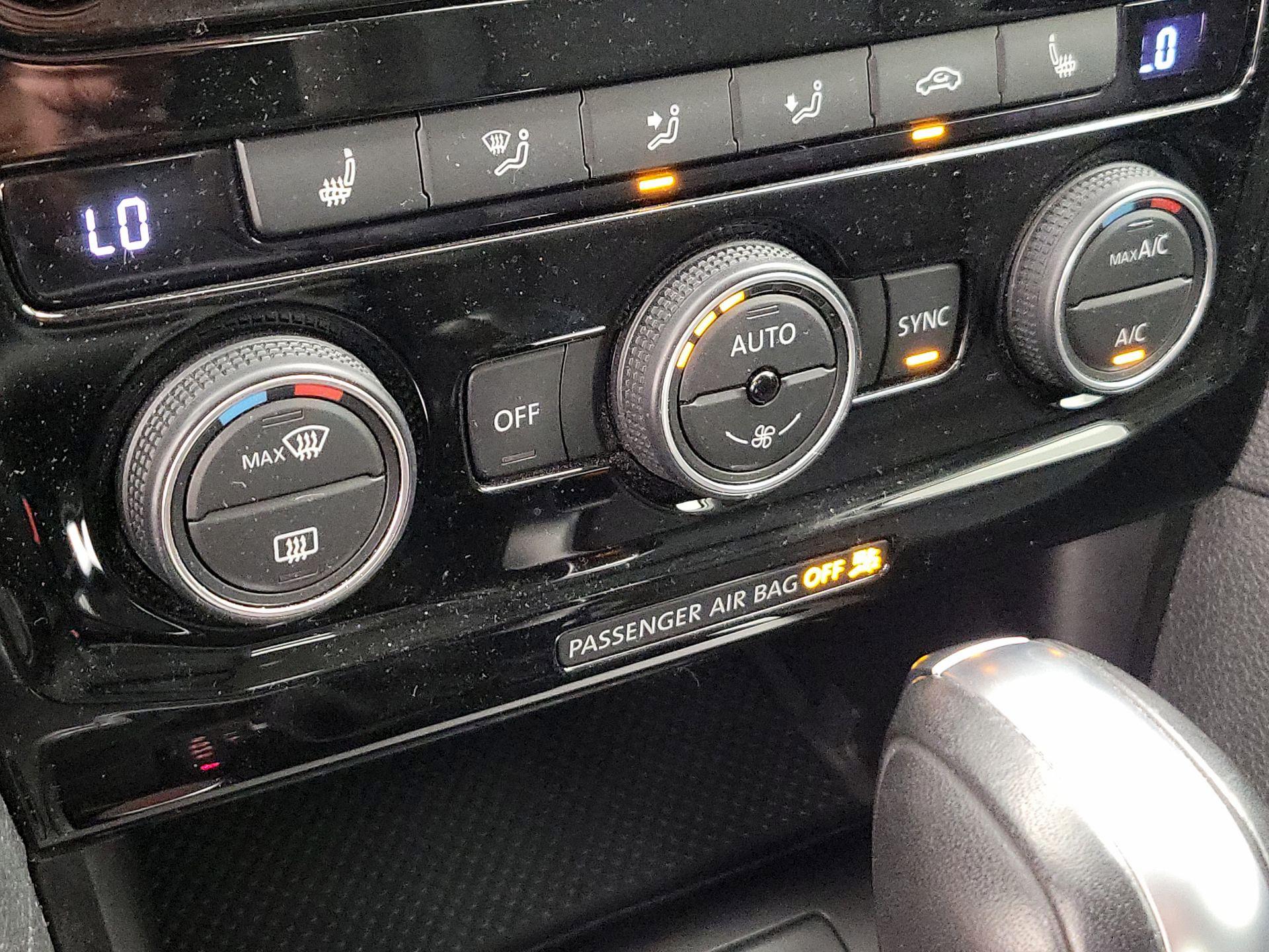 Thumbnail: 2020 Volkswagen Passat - 16