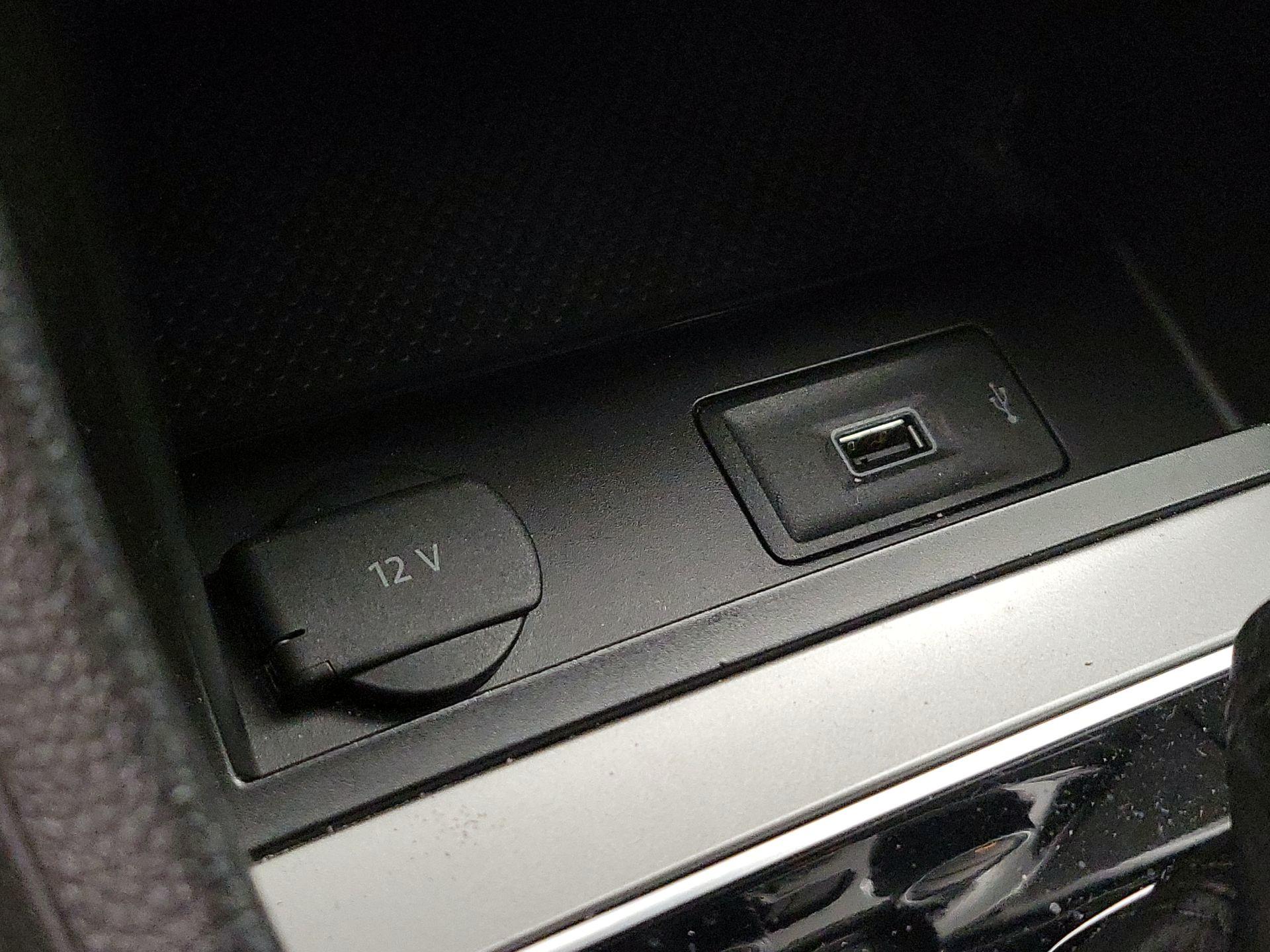 Thumbnail: 2020 Volkswagen Passat - 18