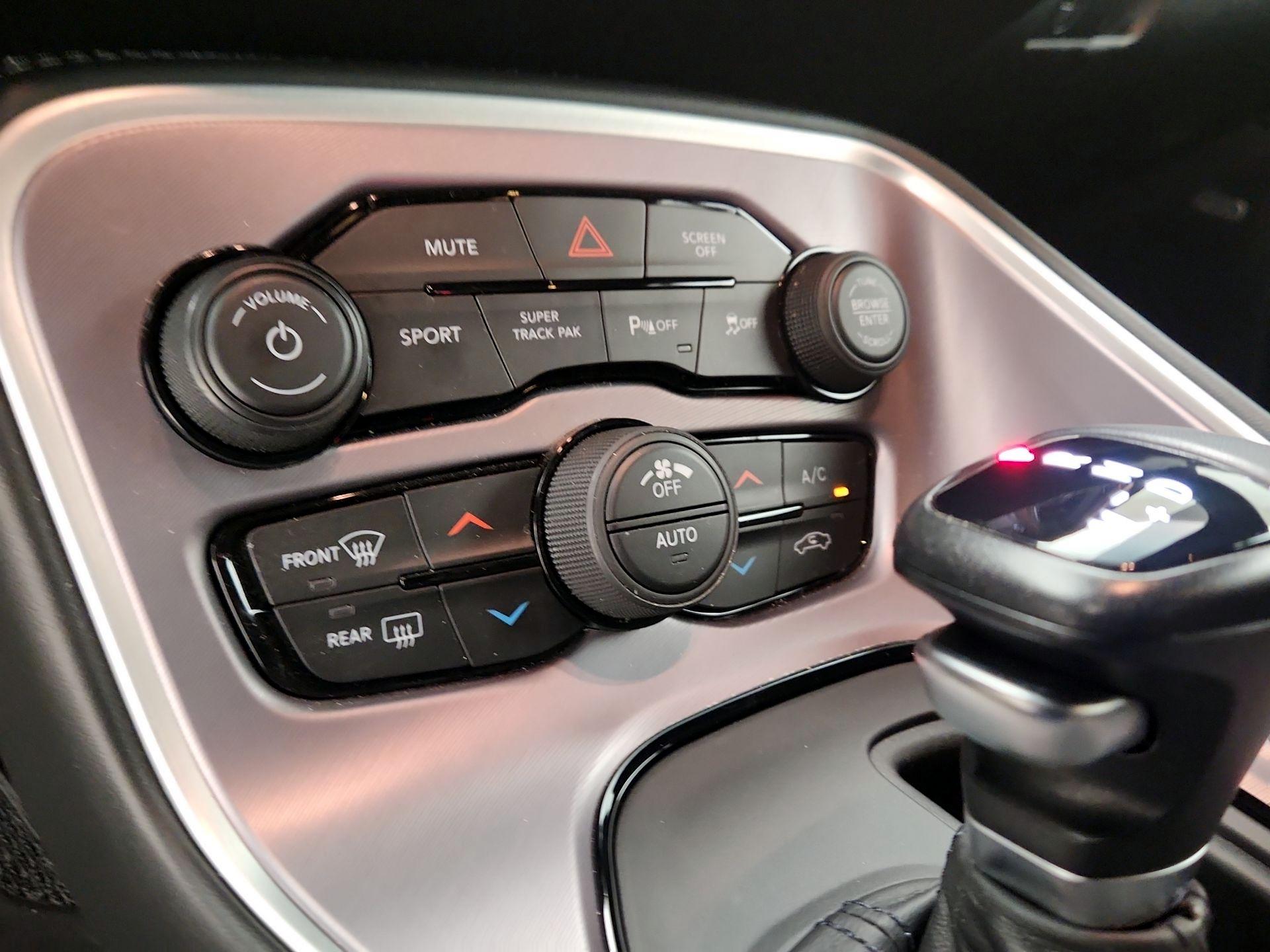 Thumbnail: 2022 Dodge Challenger - 16