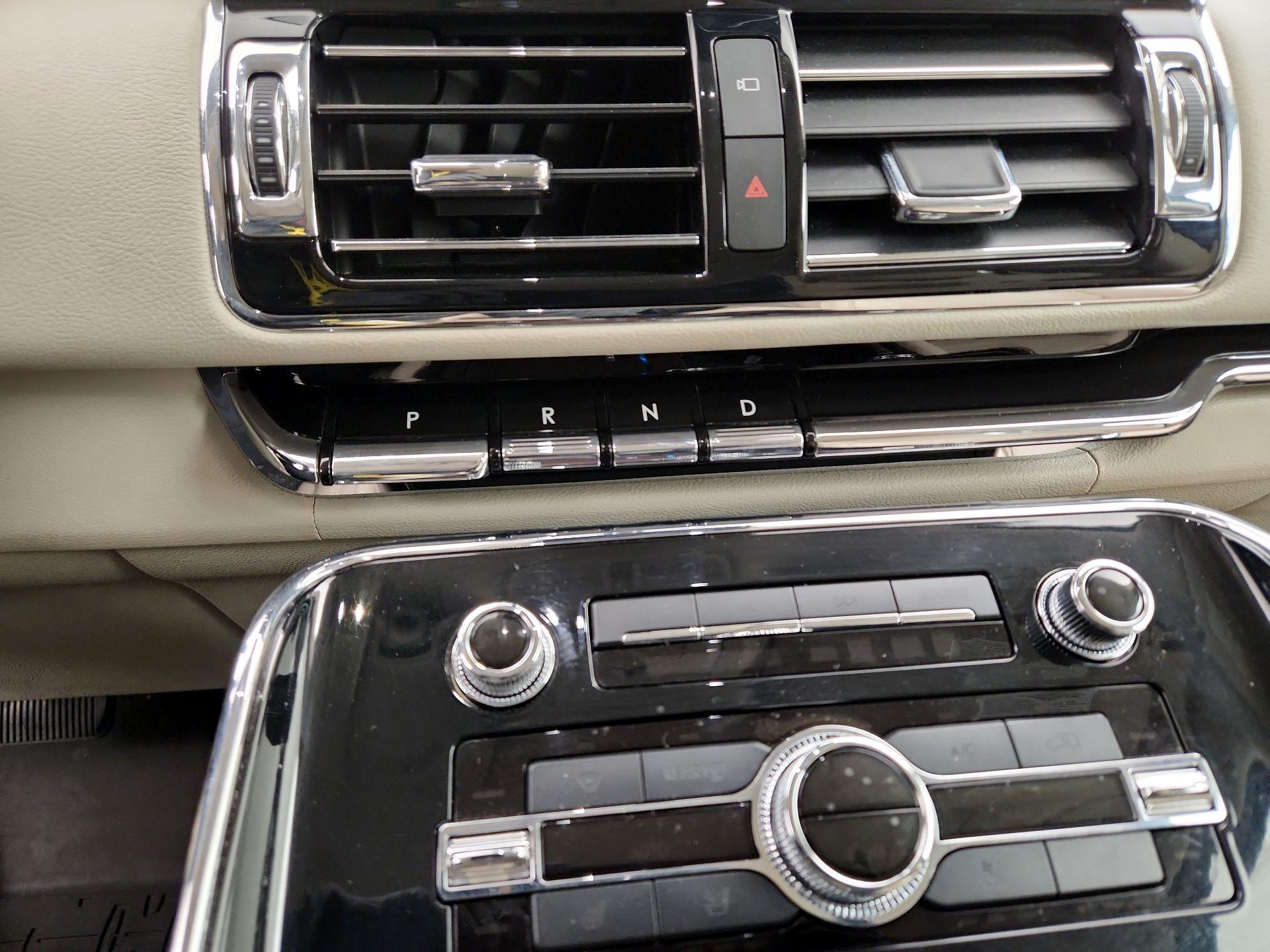 Thumbnail: 2018 Lincoln Navigator - 18