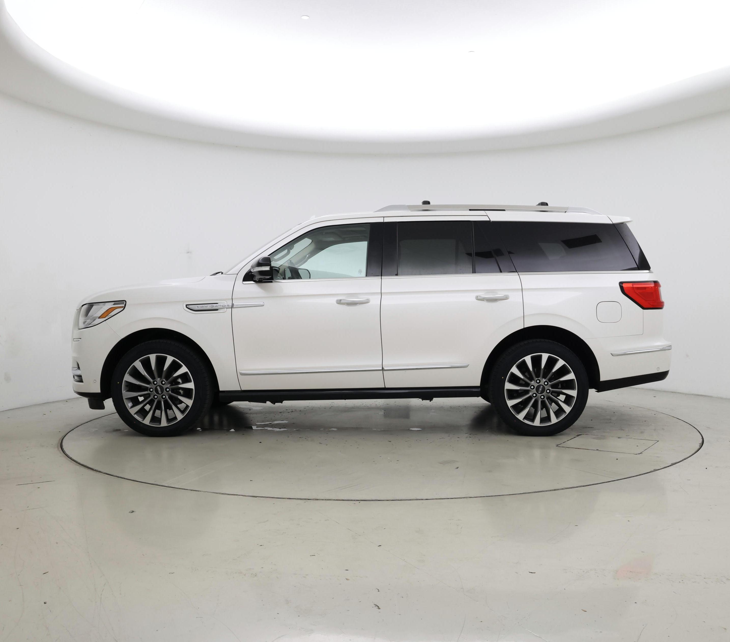 Thumbnail: 2018 Lincoln Navigator - 3