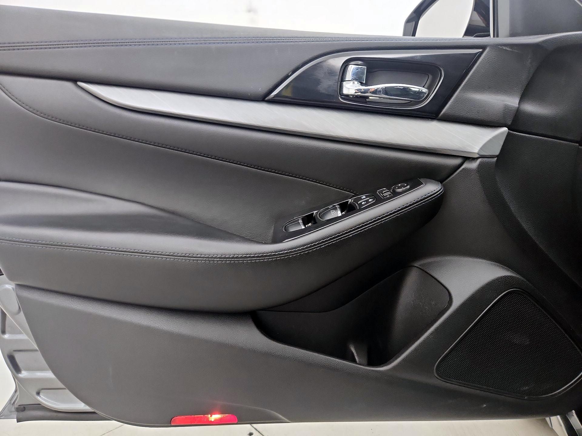 Thumbnail: 2017 Nissan Maxima - 12