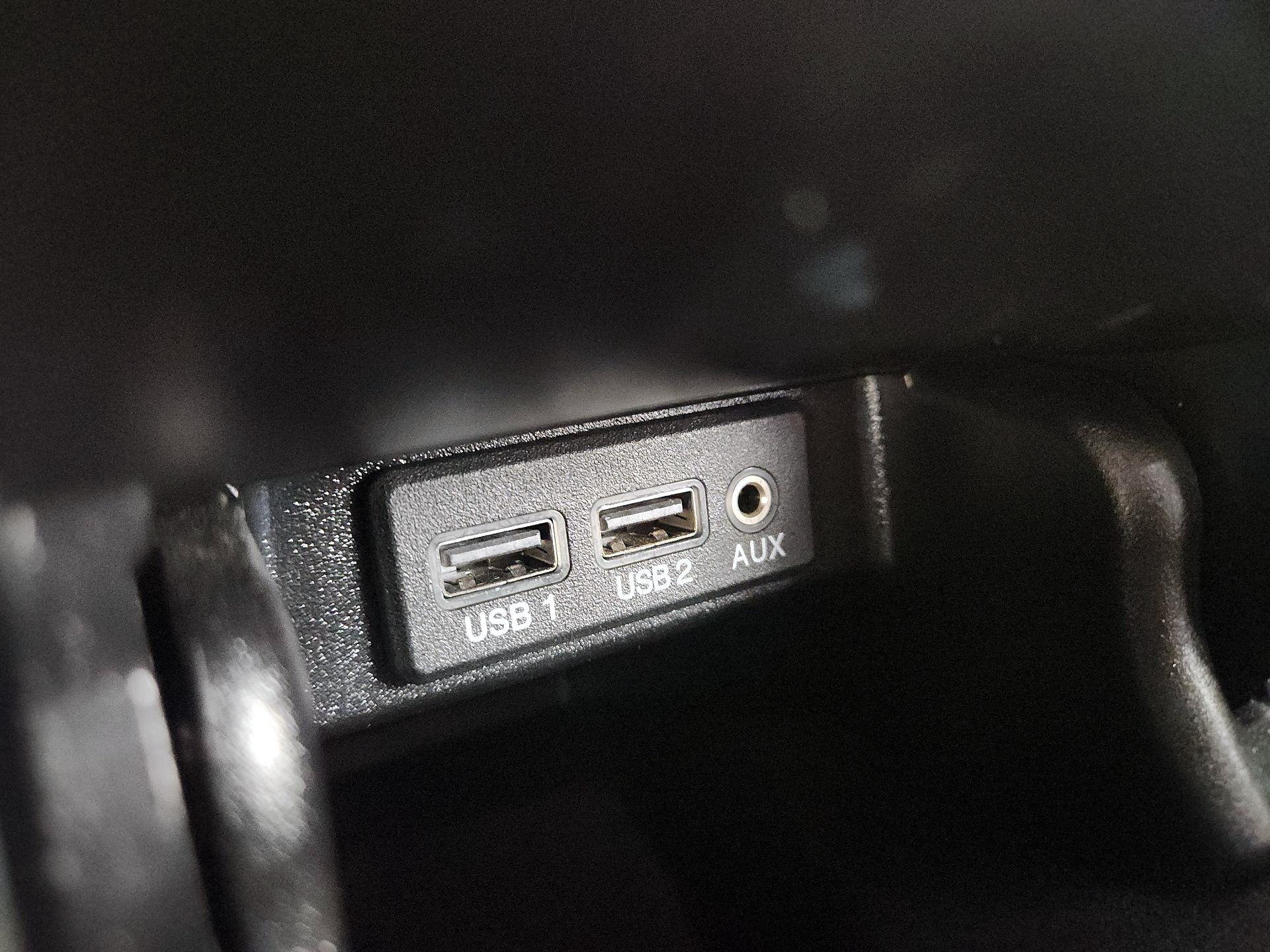 Thumbnail: 2017 Nissan Maxima - 19