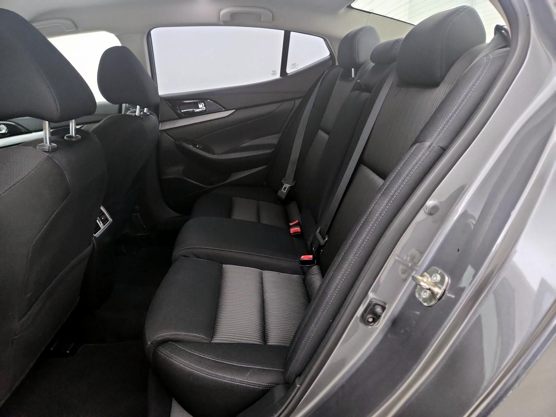 Thumbnail: 2017 Nissan Maxima - 20