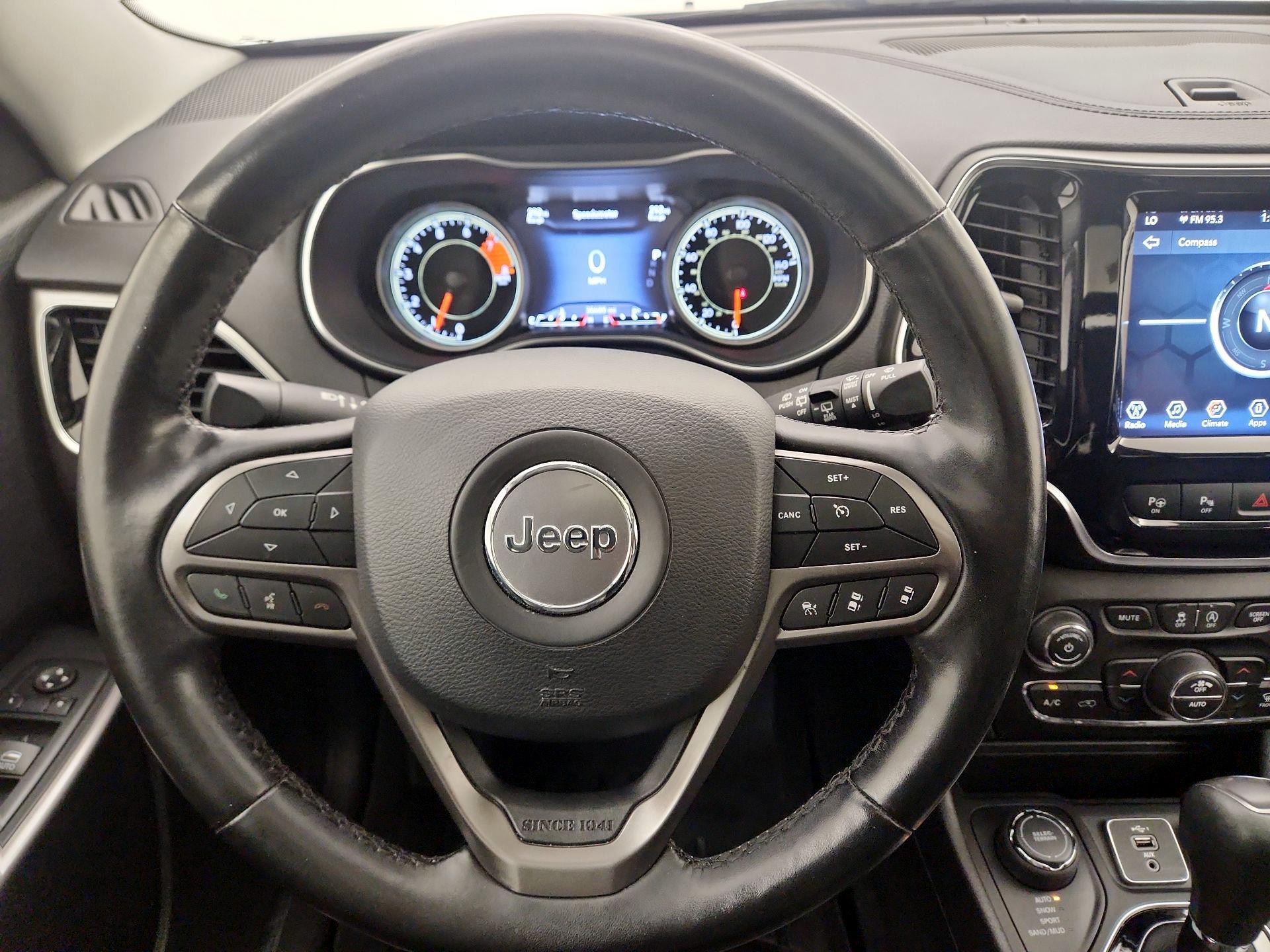 Thumbnail: 2021 Jeep Cherokee - 10