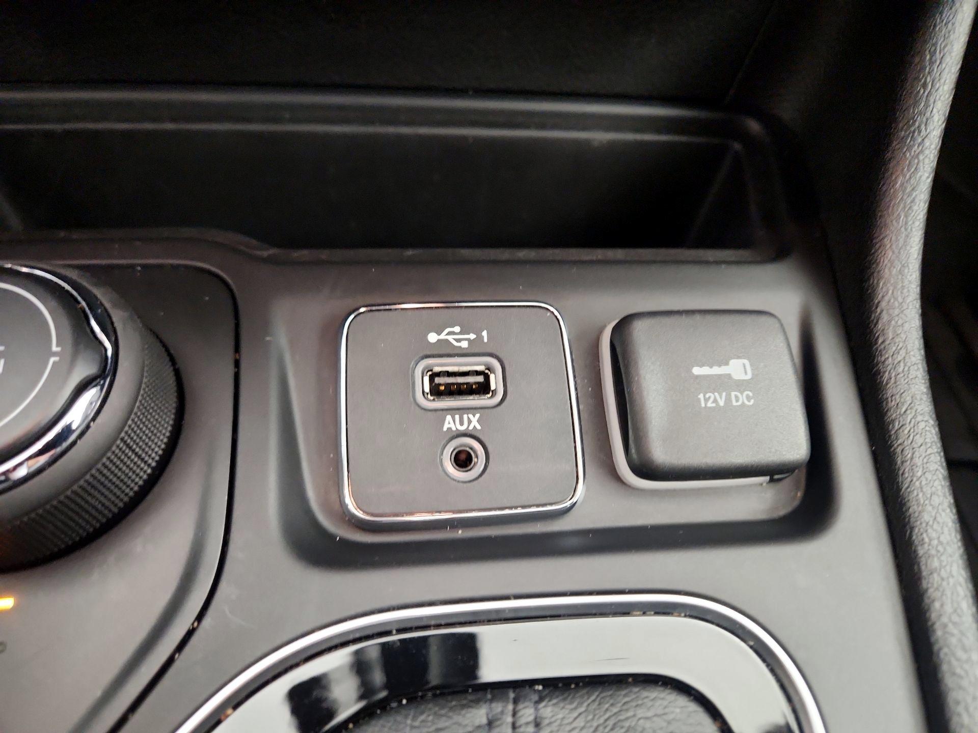 Thumbnail: 2021 Jeep Cherokee - 19