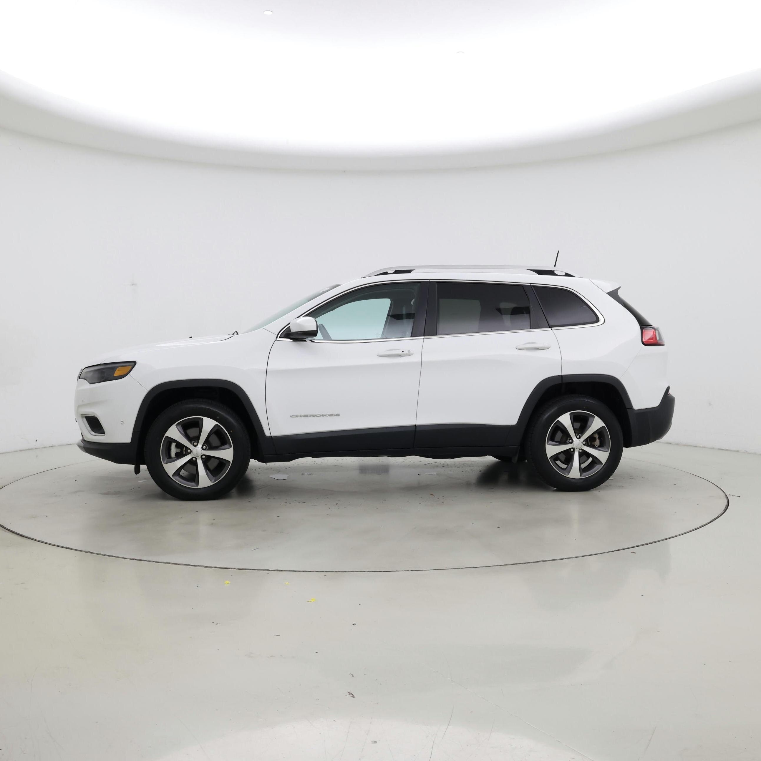 Thumbnail: 2021 Jeep Cherokee - 3
