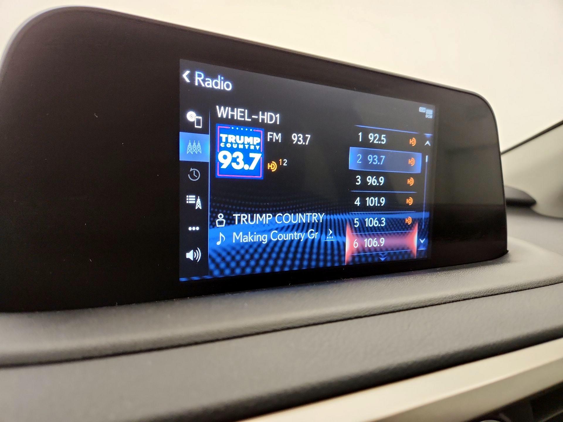 Thumbnail: 2020 Lexus RX - 15