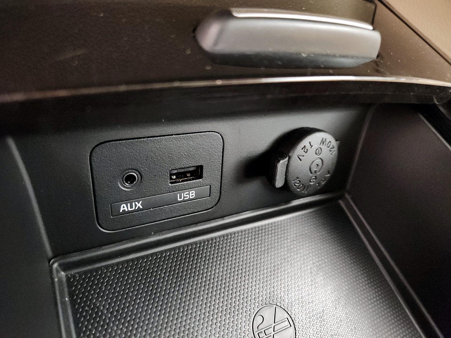 Thumbnail: 2014 Kia Cadenza - 18