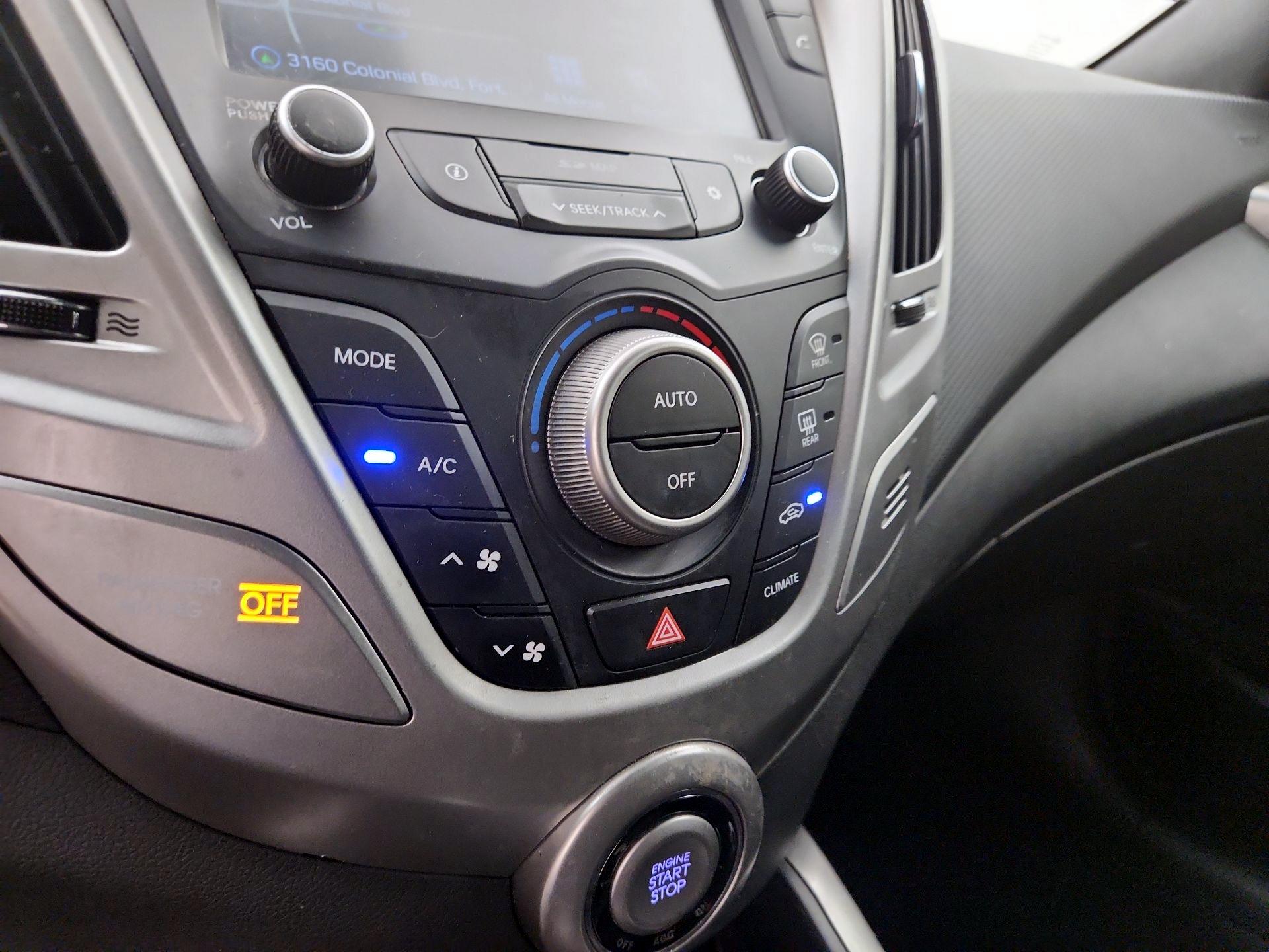 Thumbnail: 2017 Hyundai Veloster - 17