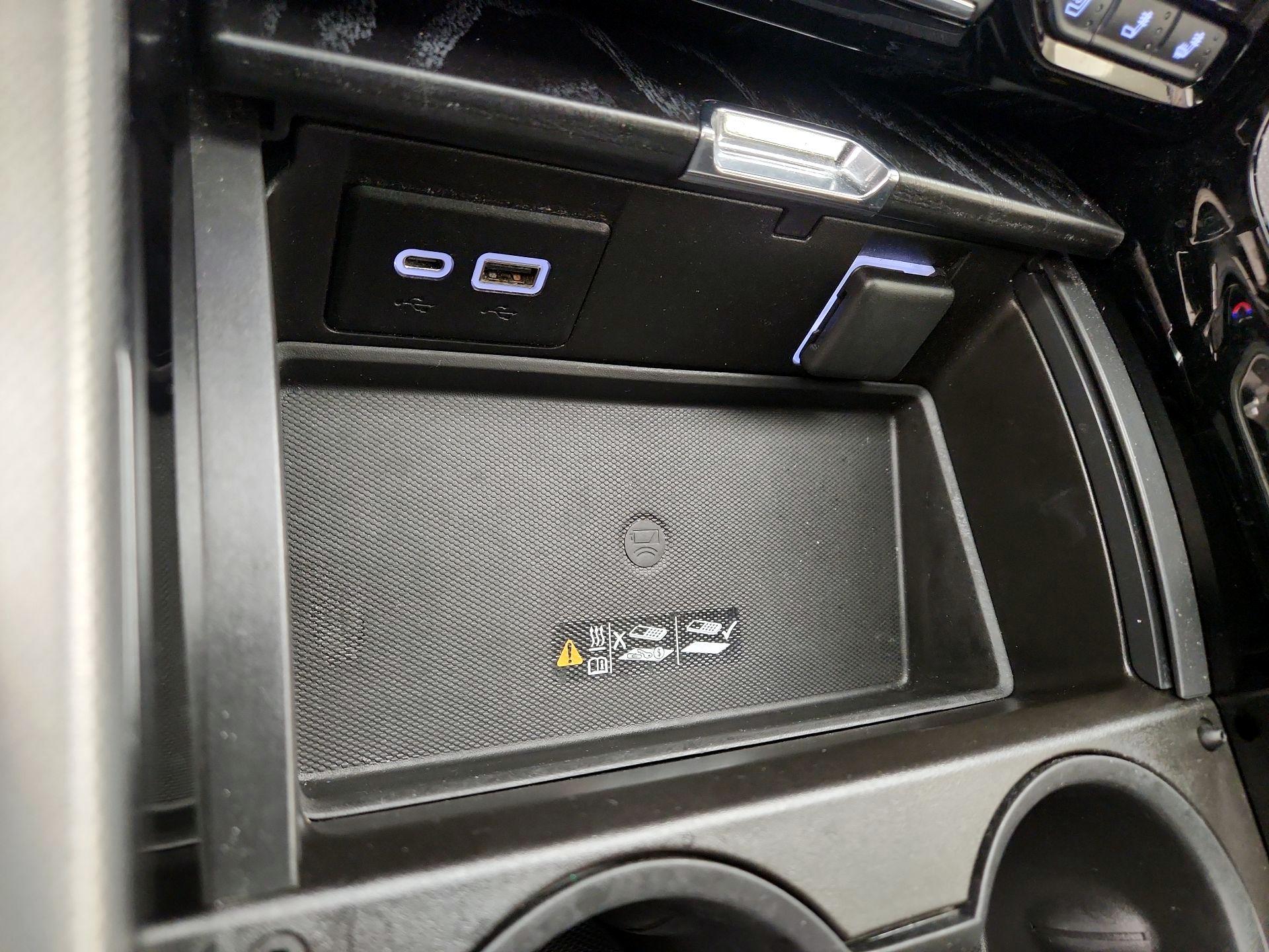 Thumbnail: 2021 GMC Yukon XL - 18