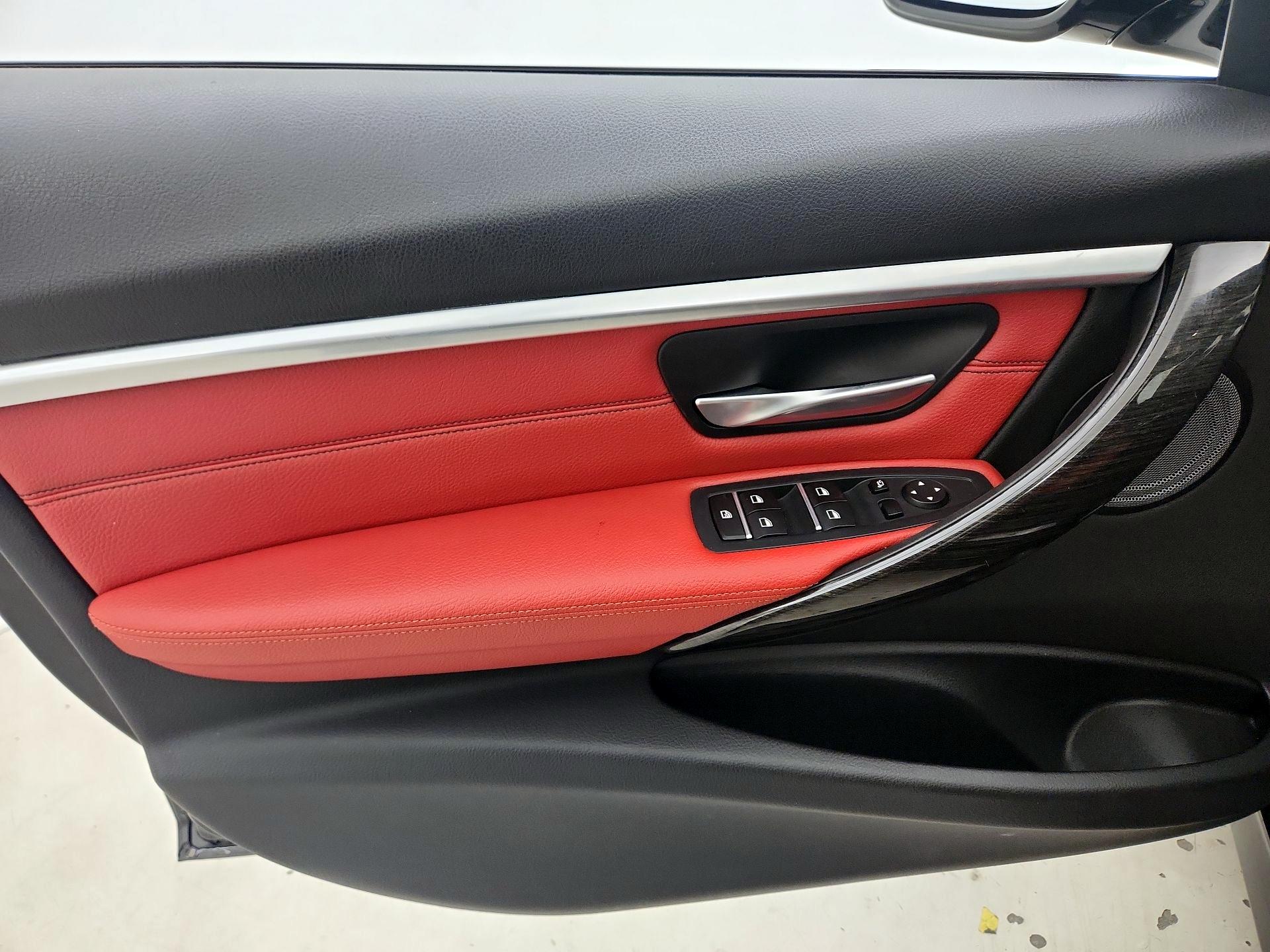 Thumbnail: 2018 BMW 3 Series - 12