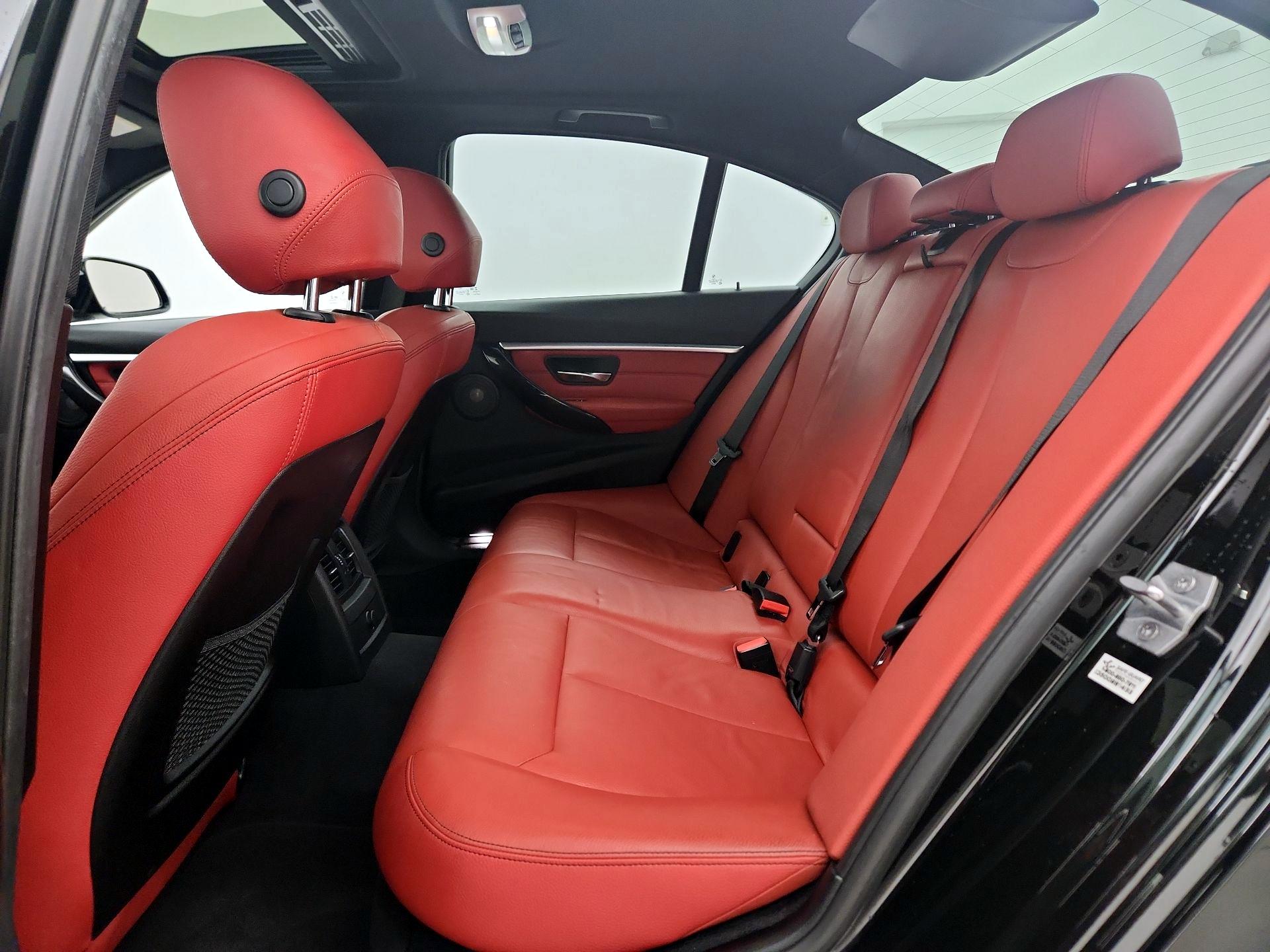 Thumbnail: 2018 BMW 3 Series - 20