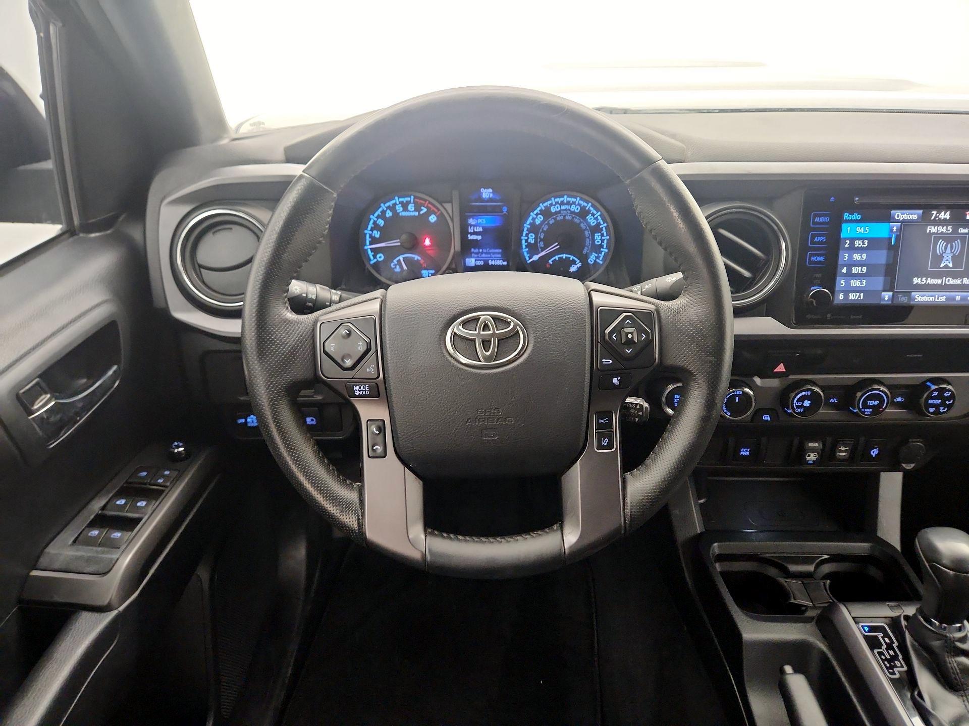 Thumbnail: 2018 Toyota Tacoma - 10