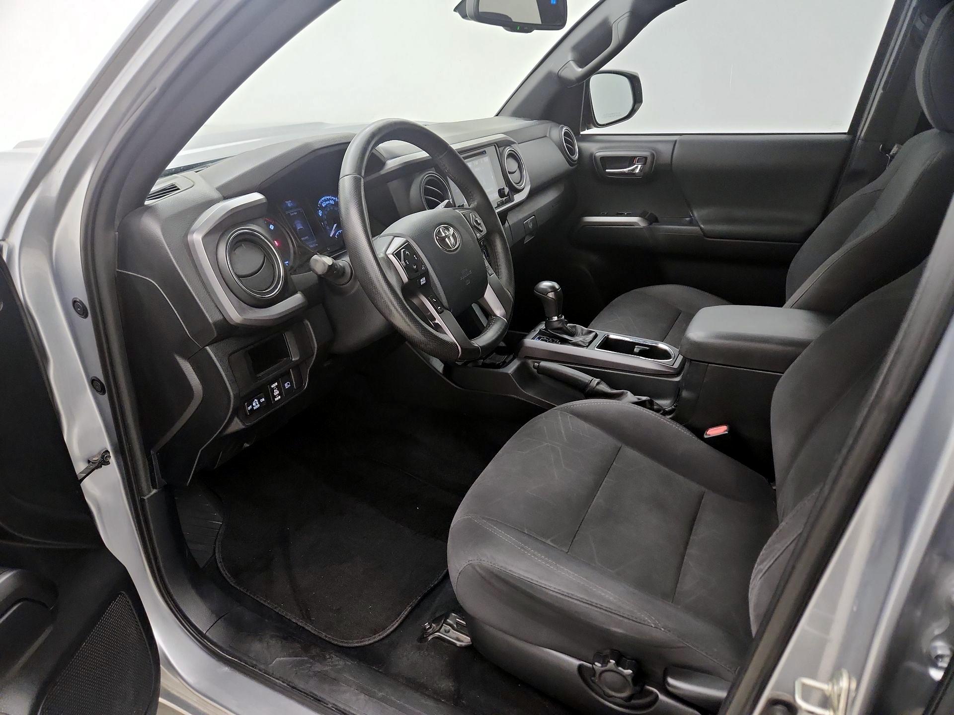 Thumbnail: 2018 Toyota Tacoma - 11