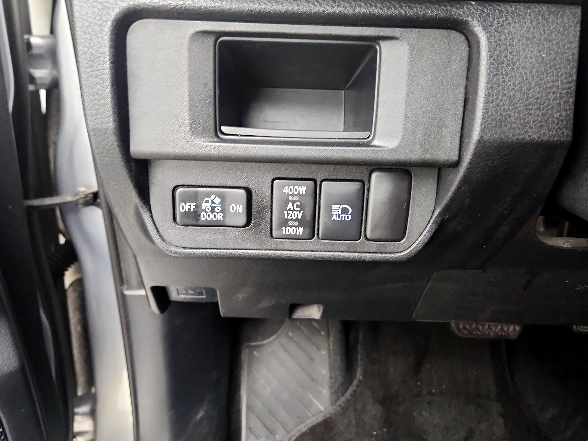 Thumbnail: 2018 Toyota Tacoma - 13