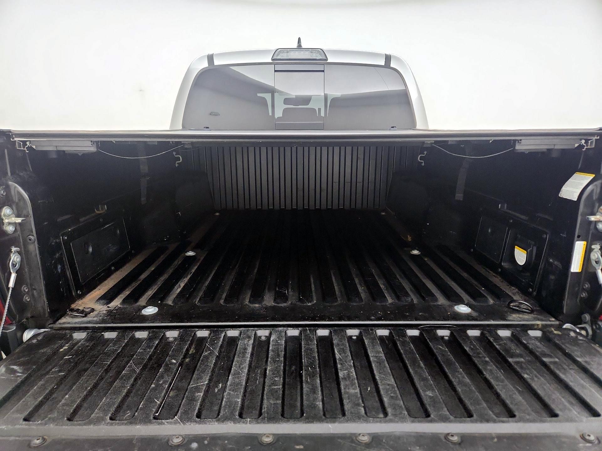 Thumbnail: 2018 Toyota Tacoma - 20